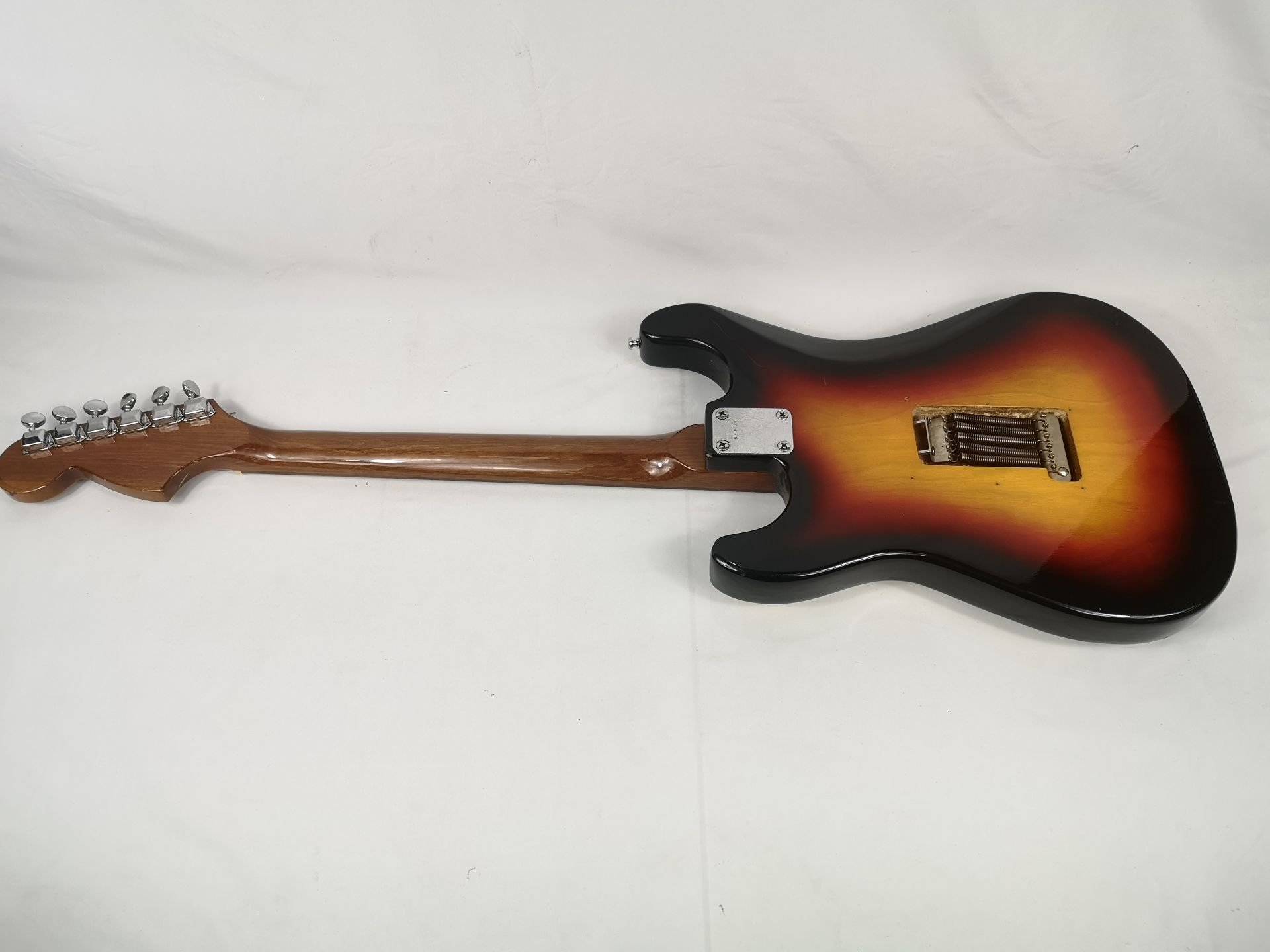Sunbo electric guitar in fitted hard case - Image 6 of 8