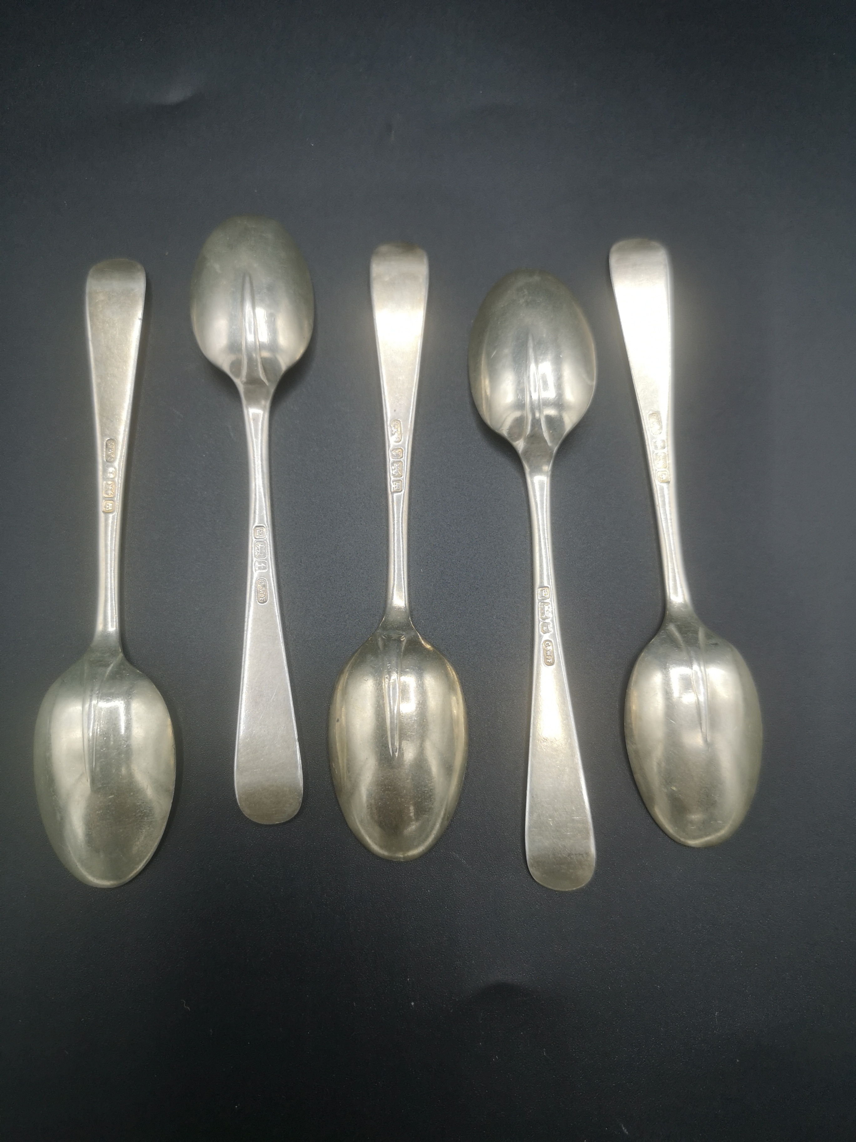 Five silver tea spoons and a silver shell shaped dish - Image 5 of 5