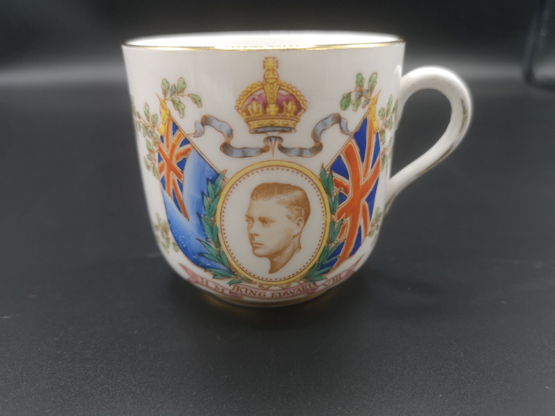 Edward VIII Tuscan china mug with an Edward VIII medal - Image 4 of 8