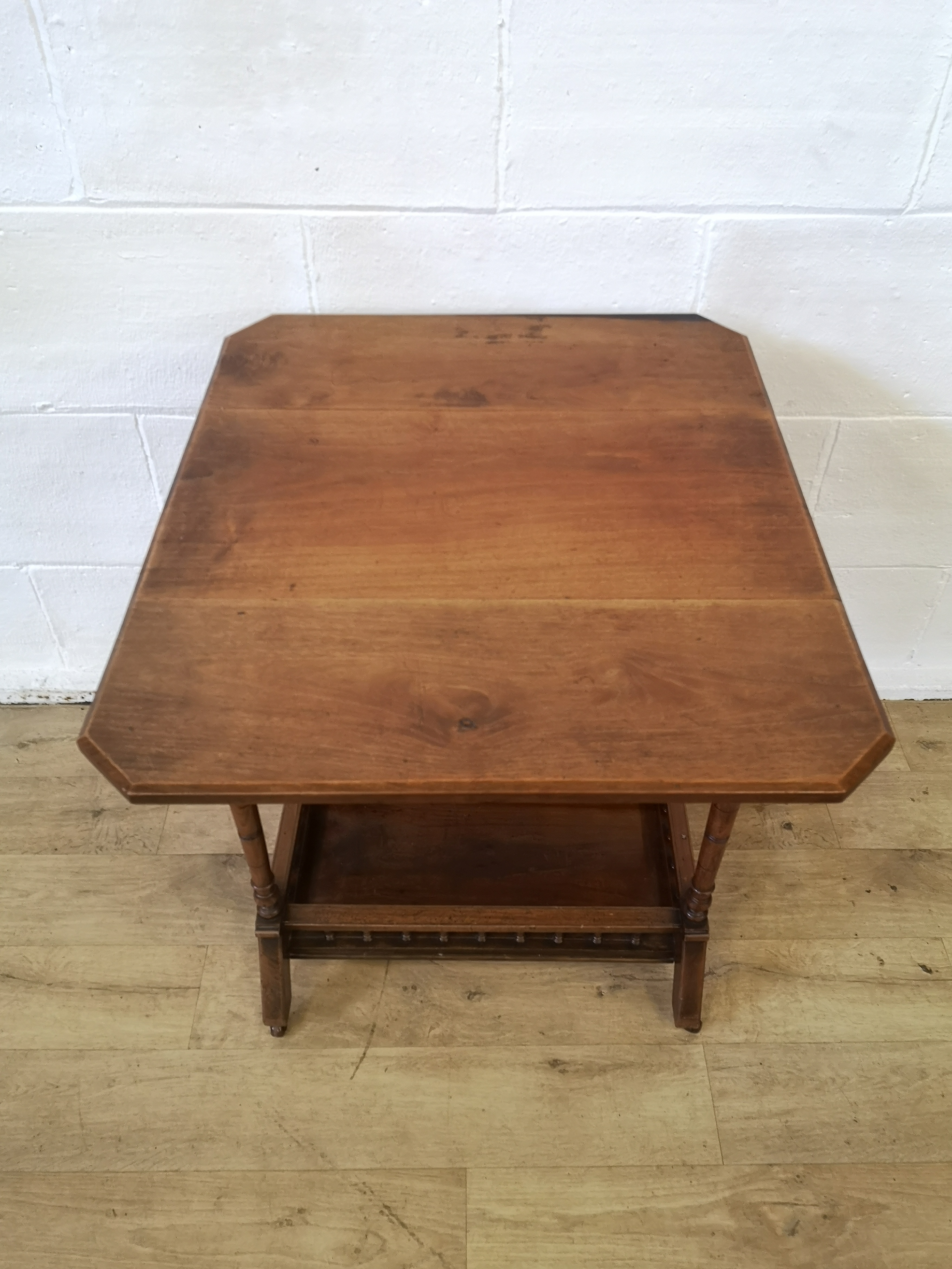 Mahogany drop leaf side table with canted corners - Image 3 of 7