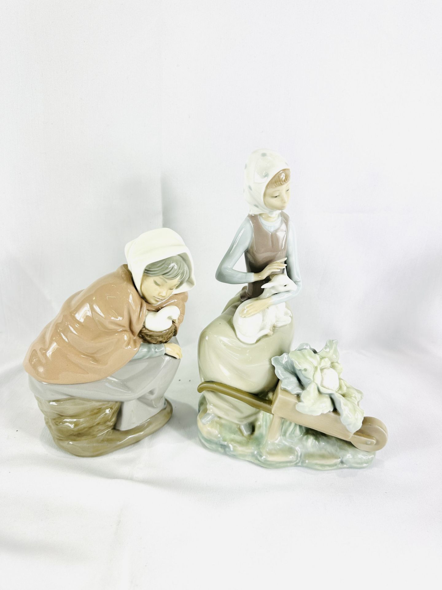 Four Neo figures; together with four Lladro figures - Image 9 of 10