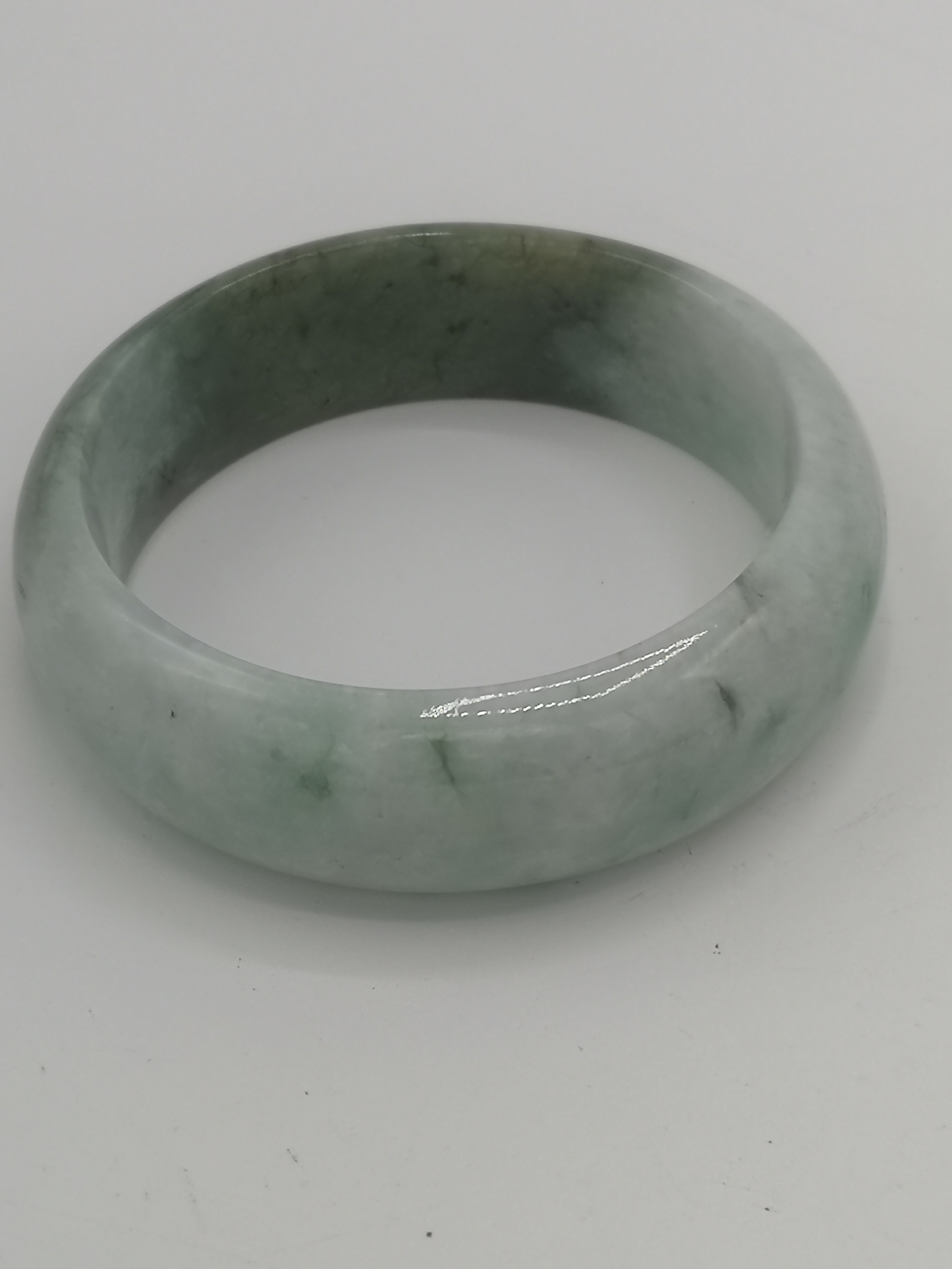 Jade bangle - Image 3 of 6