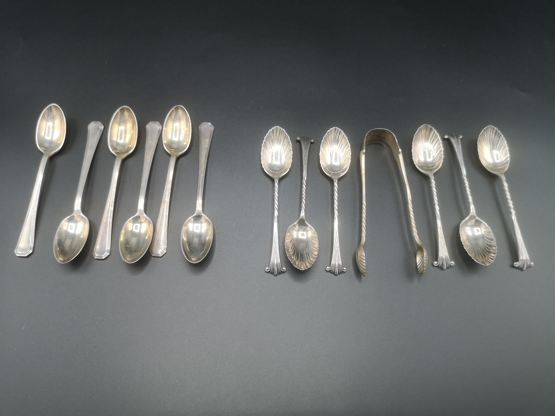 Two sets of silver tea spoons - Image 2 of 7