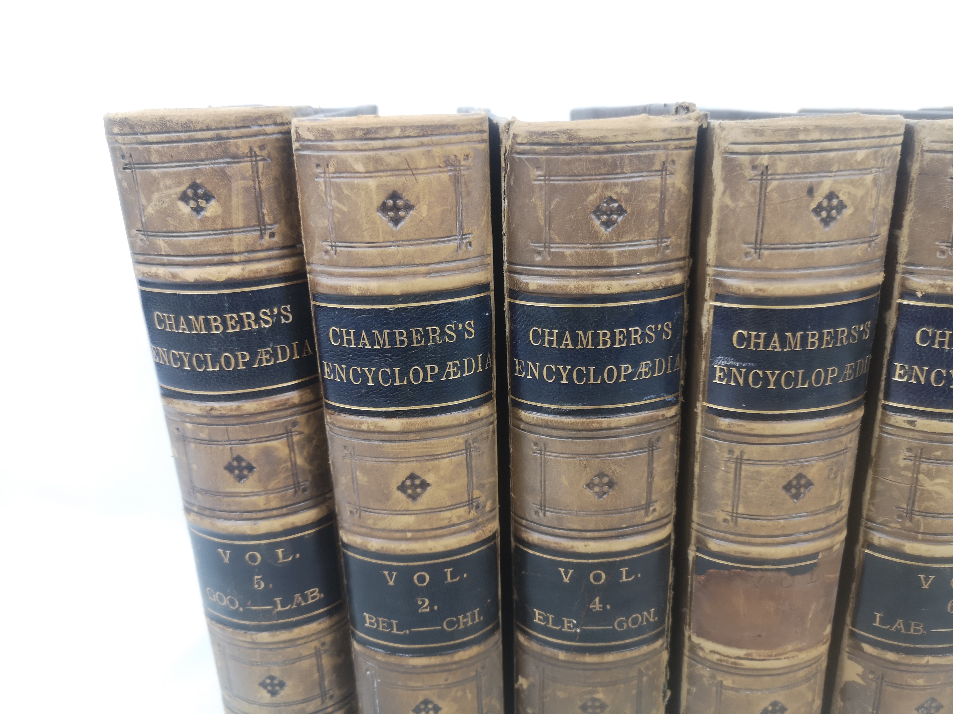 Chambers Encyclopedia, ten volumes half bound - Image 3 of 7