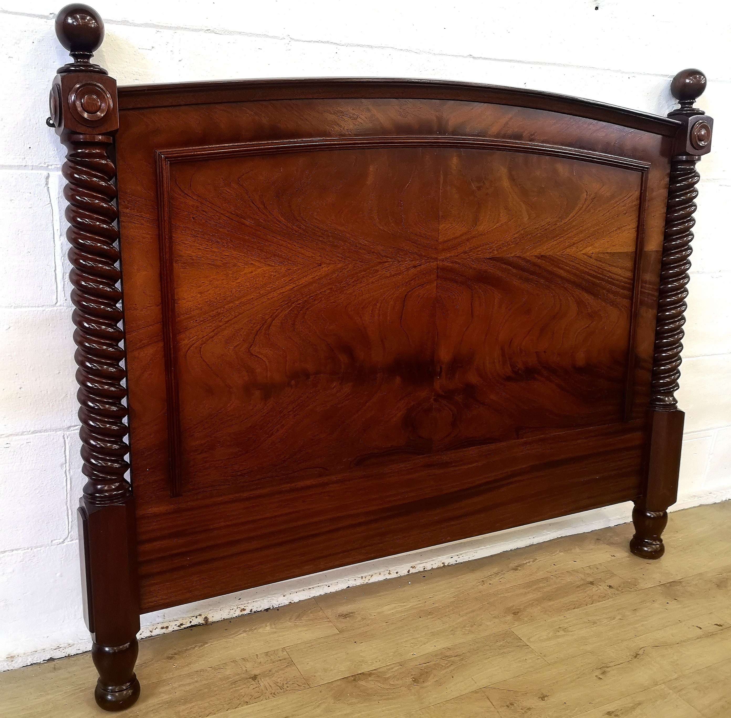 Victorian mahogany bedstead - Image 3 of 7