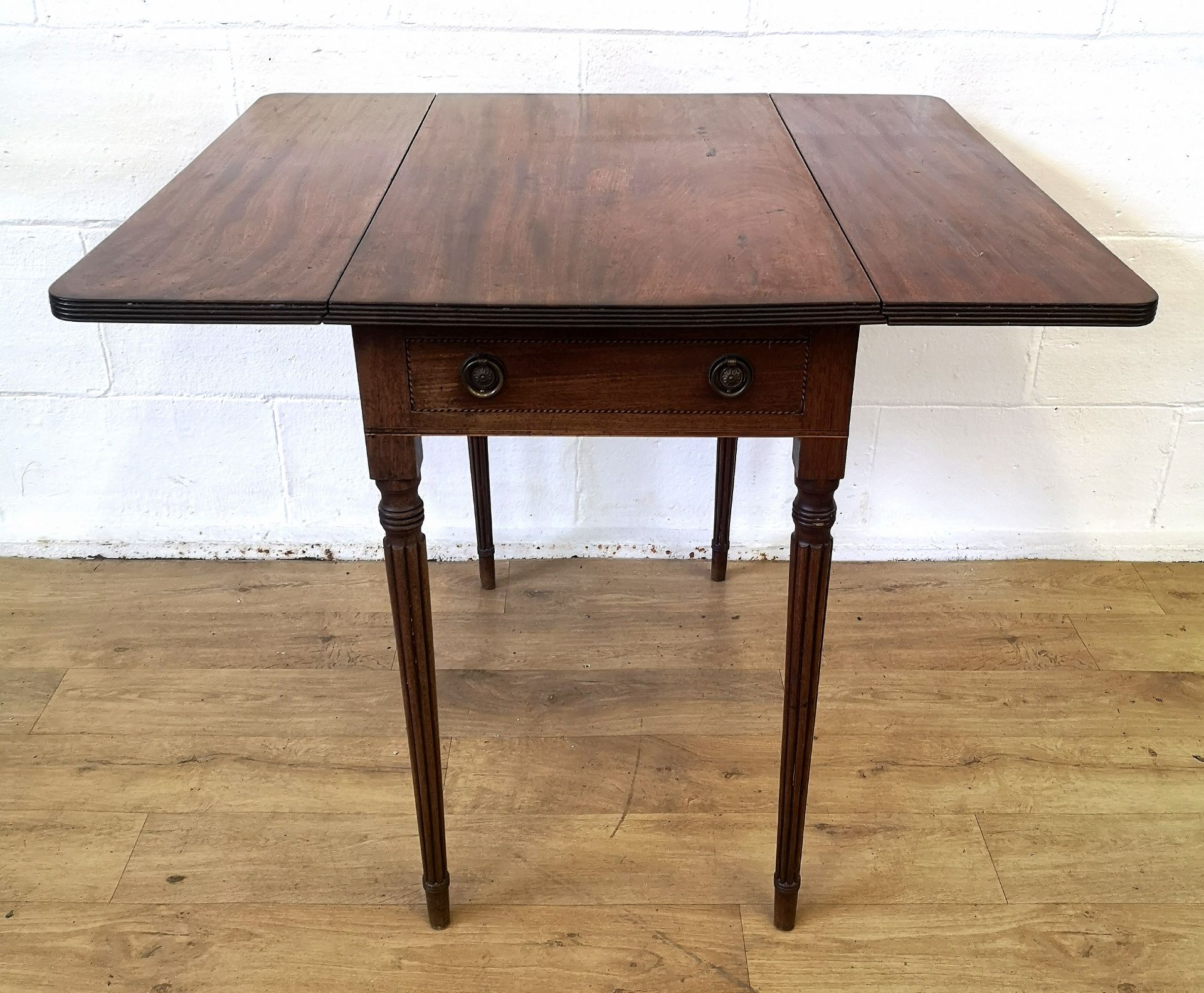 Mahogany drop side table - Image 2 of 6