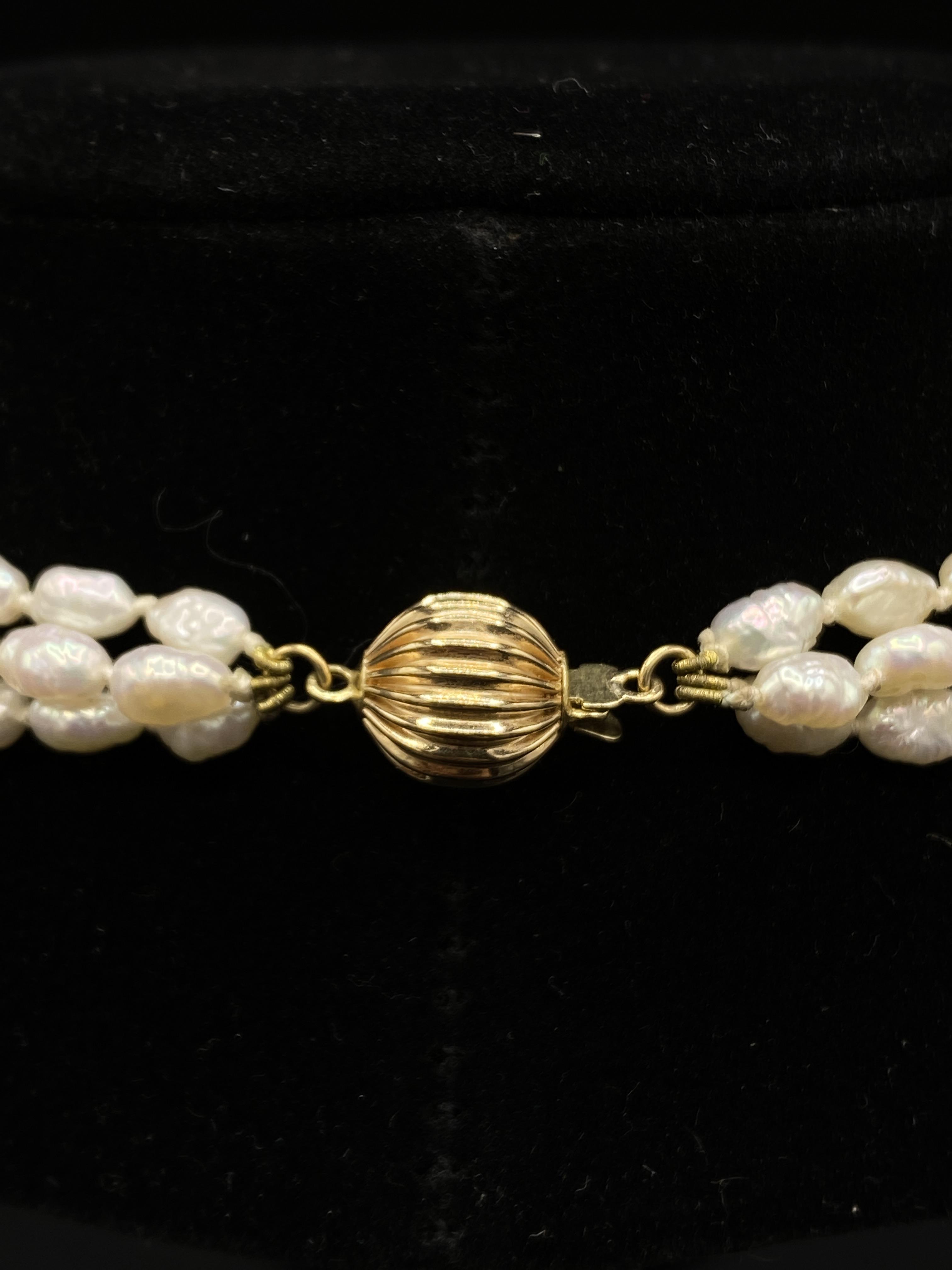 Two pearl necklaces with gold clasps - Image 9 of 9