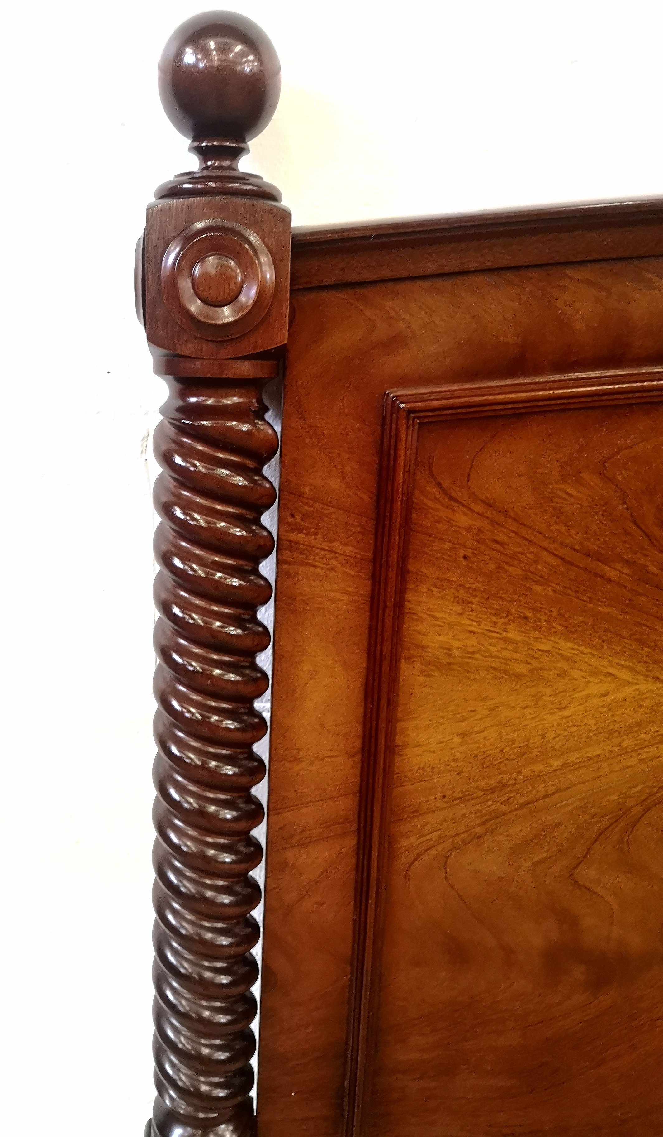 Victorian mahogany bedstead - Image 6 of 7