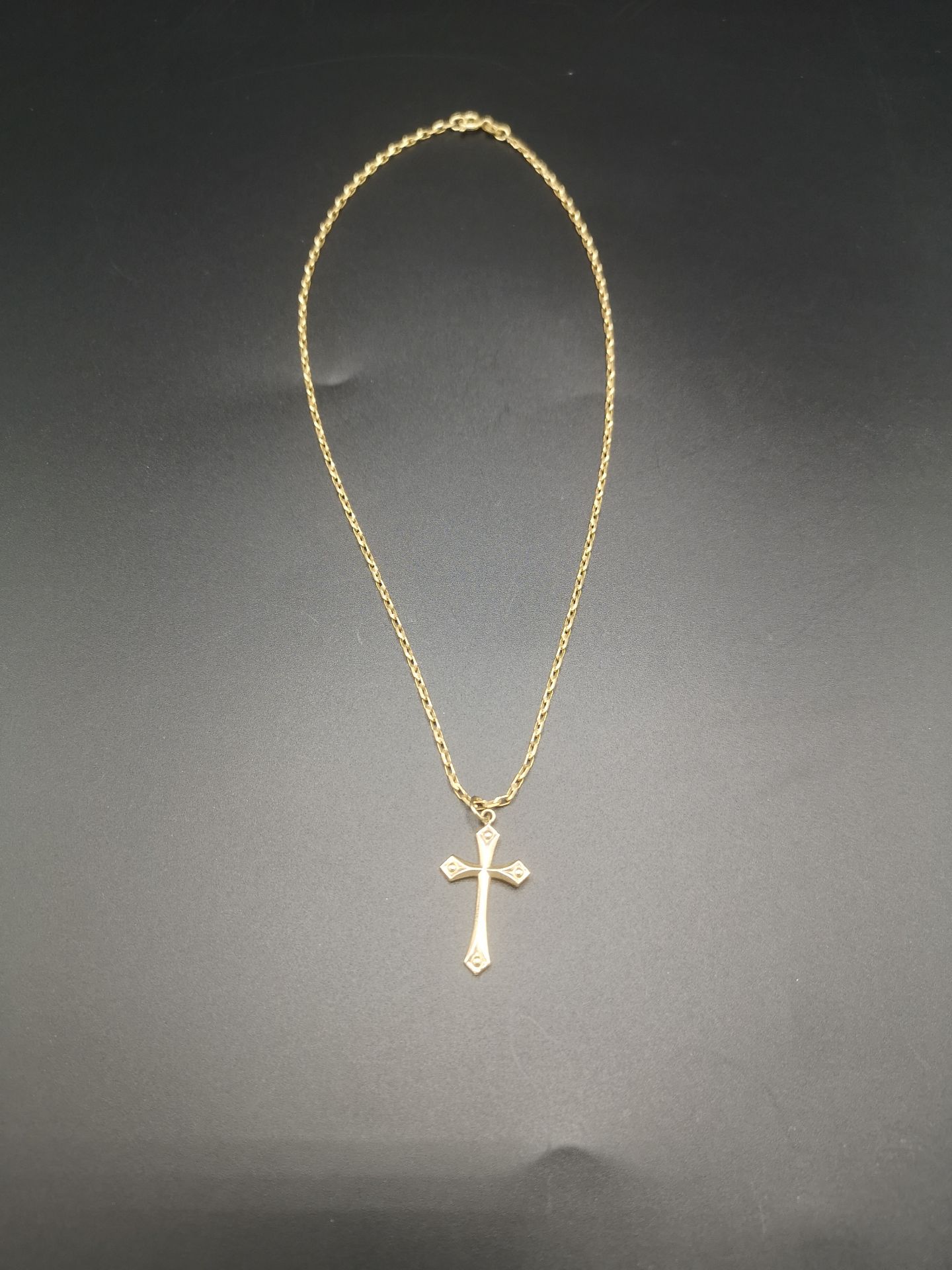 9ct gold necklace and crucifix - Image 2 of 6
