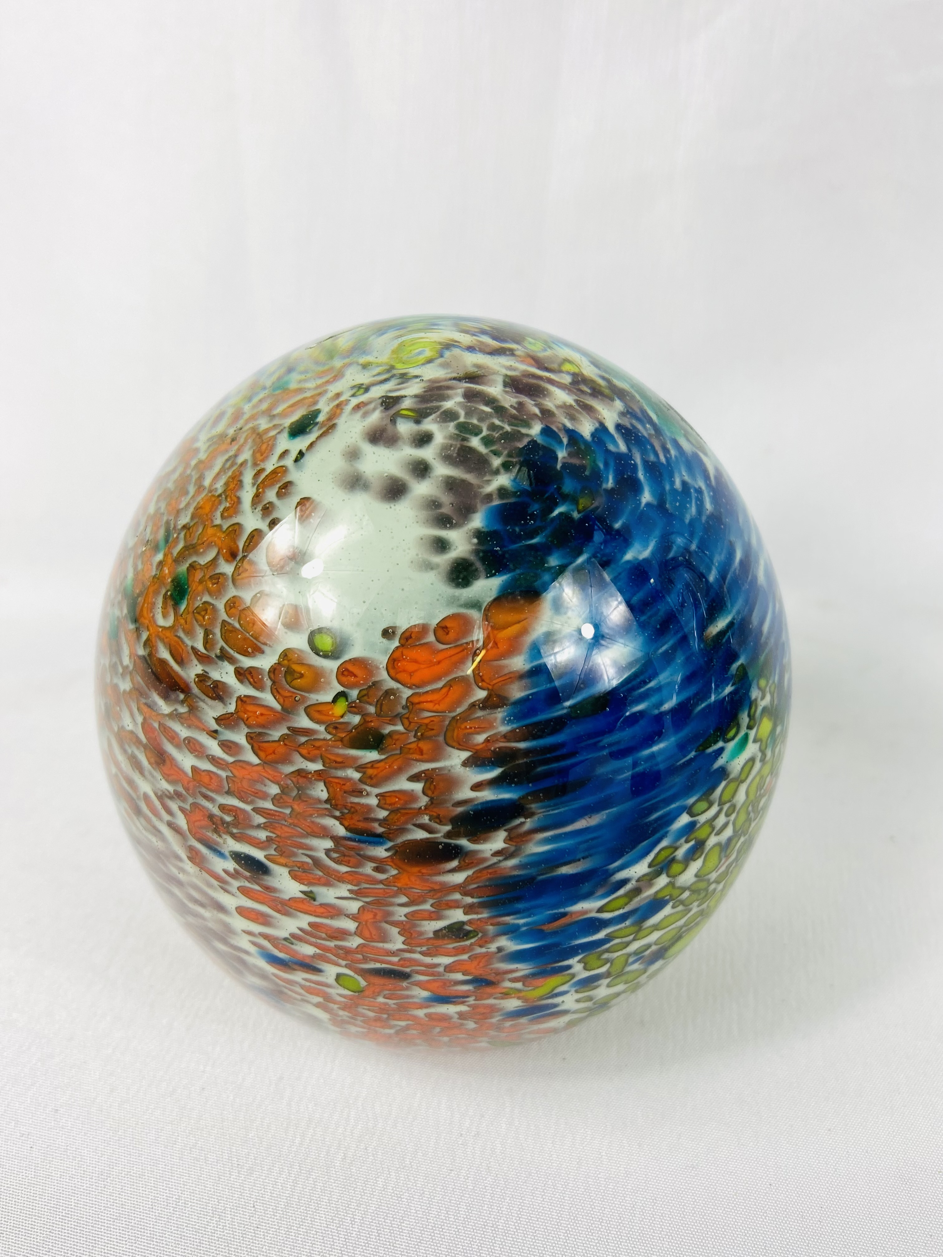 Four Mdina glass paperweights - Image 2 of 5