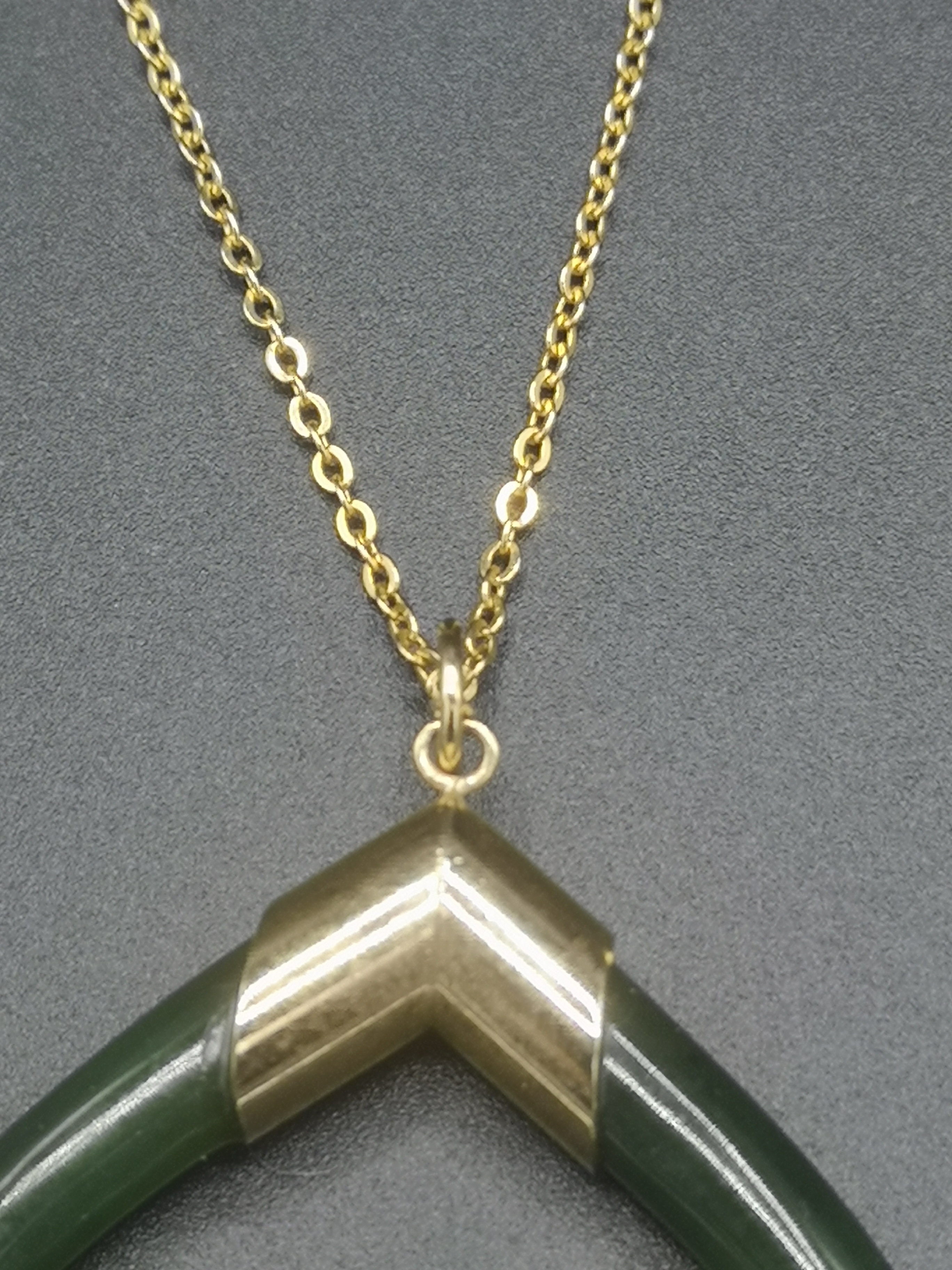 Yellow metal chain and pendant together with a rolled gold pendant - Image 4 of 5