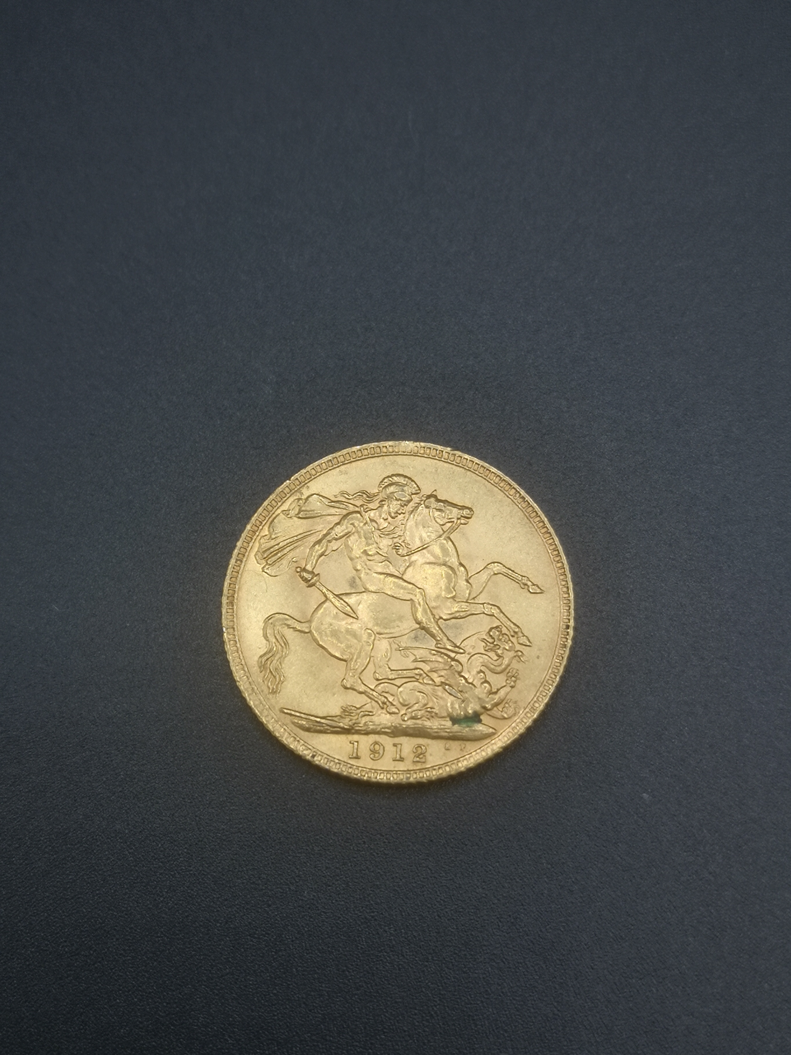 George V gold sovereign 1912 - Image 4 of 4