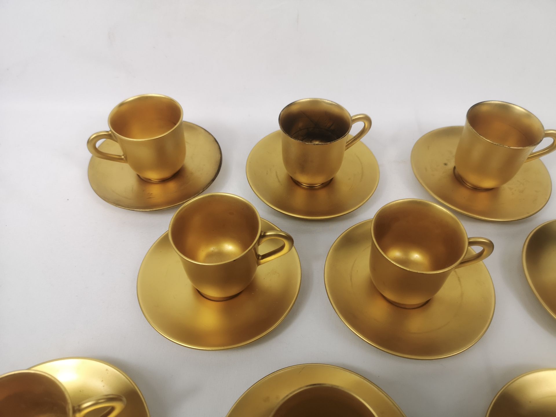 Oriental style gold lacquer coffee set - Image 2 of 7