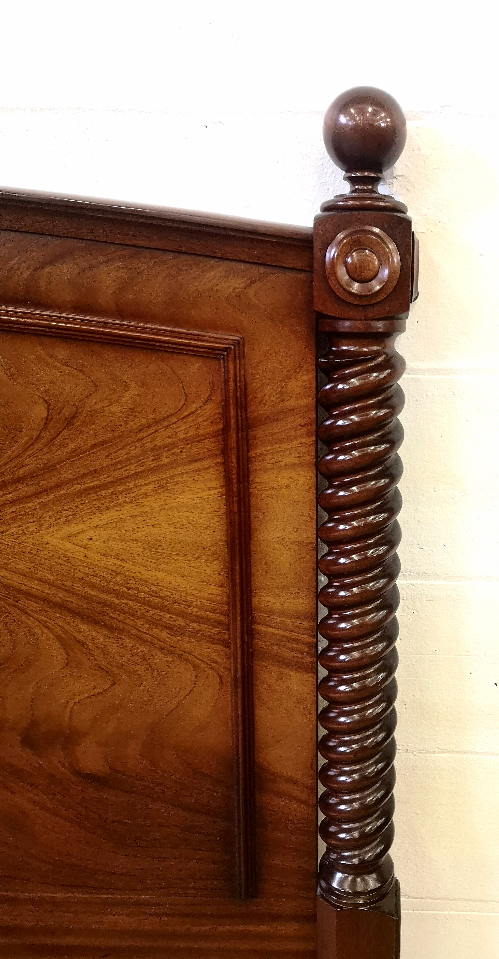 Victorian mahogany bedstead - Image 5 of 7