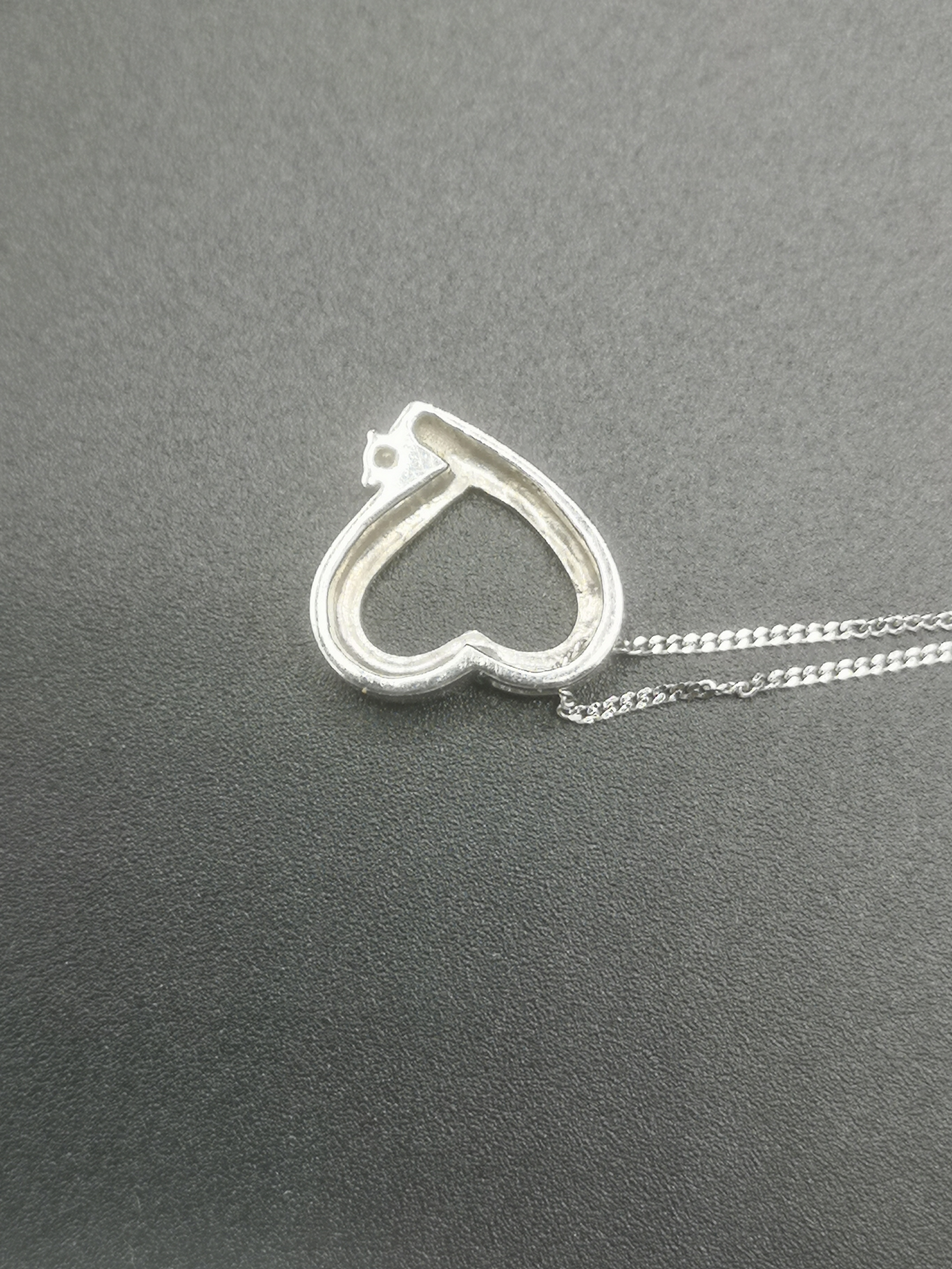 9ct white gold chain and pendant - Image 4 of 6