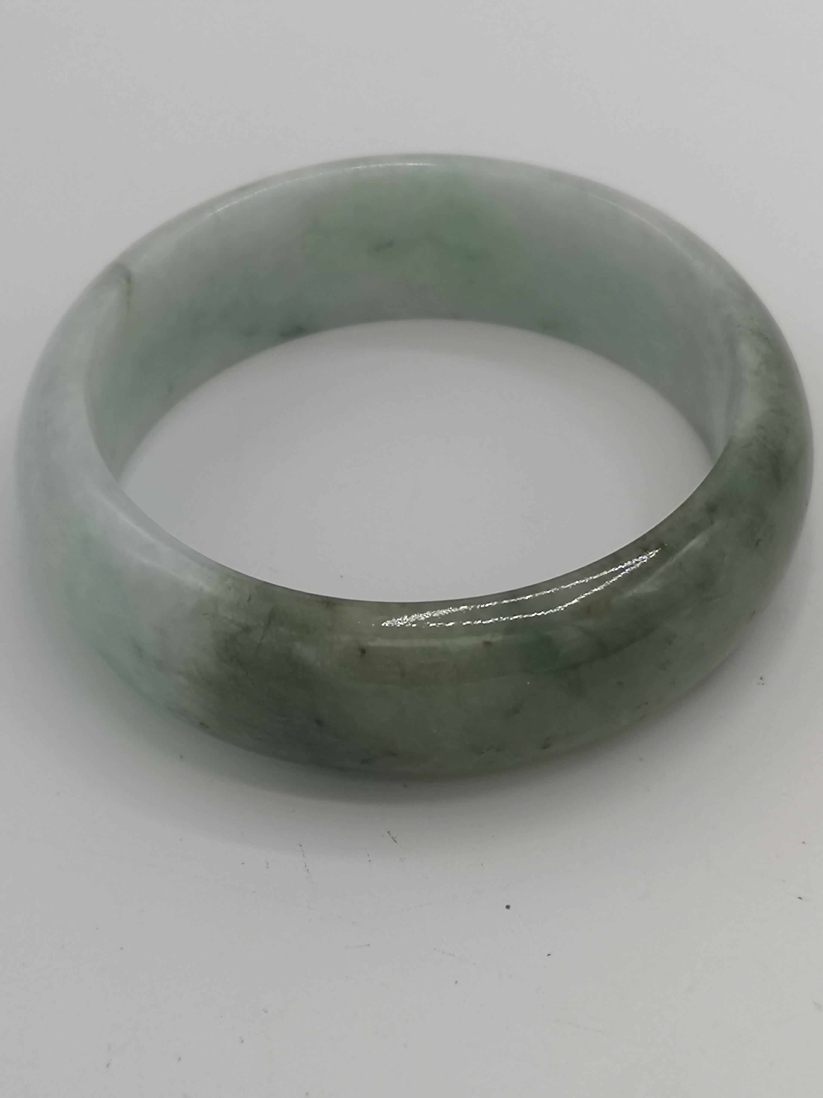 Jade bangle - Image 5 of 6