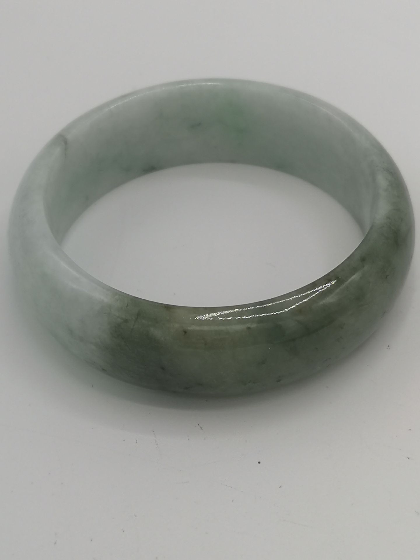 Jade bangle - Image 5 of 6