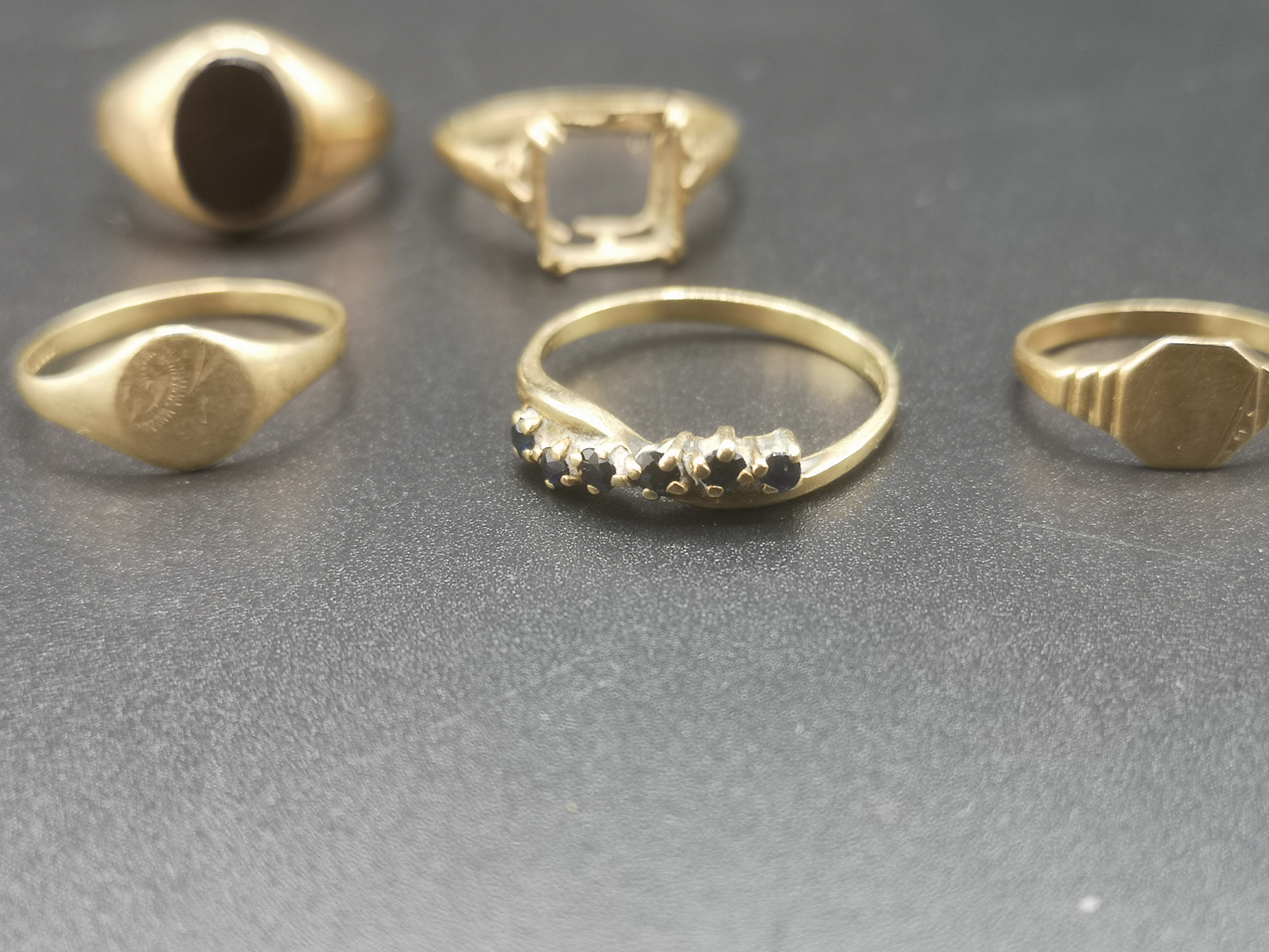 Six 9ct gold rings - Image 5 of 6