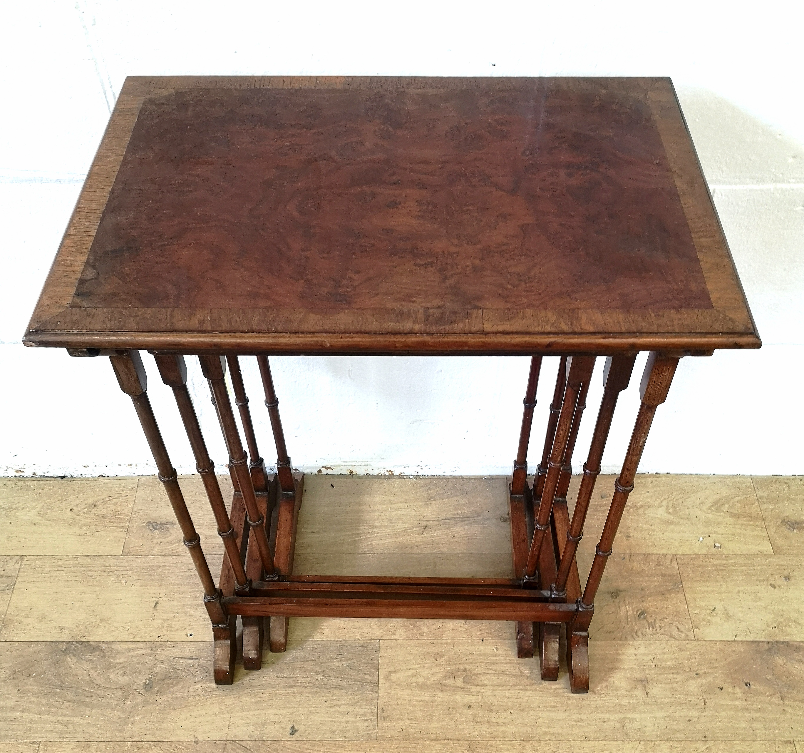 Mahogany veneer nest of three side tables - Image 5 of 5