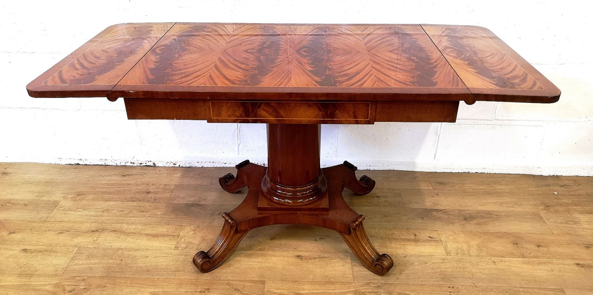 Bodafors mahogany veneer drop side table - Bild 2 aus 6