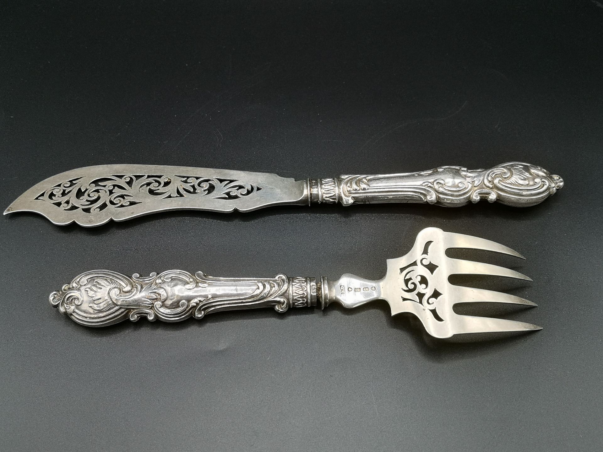 Pair of Victorian silver fish servers - Image 6 of 6