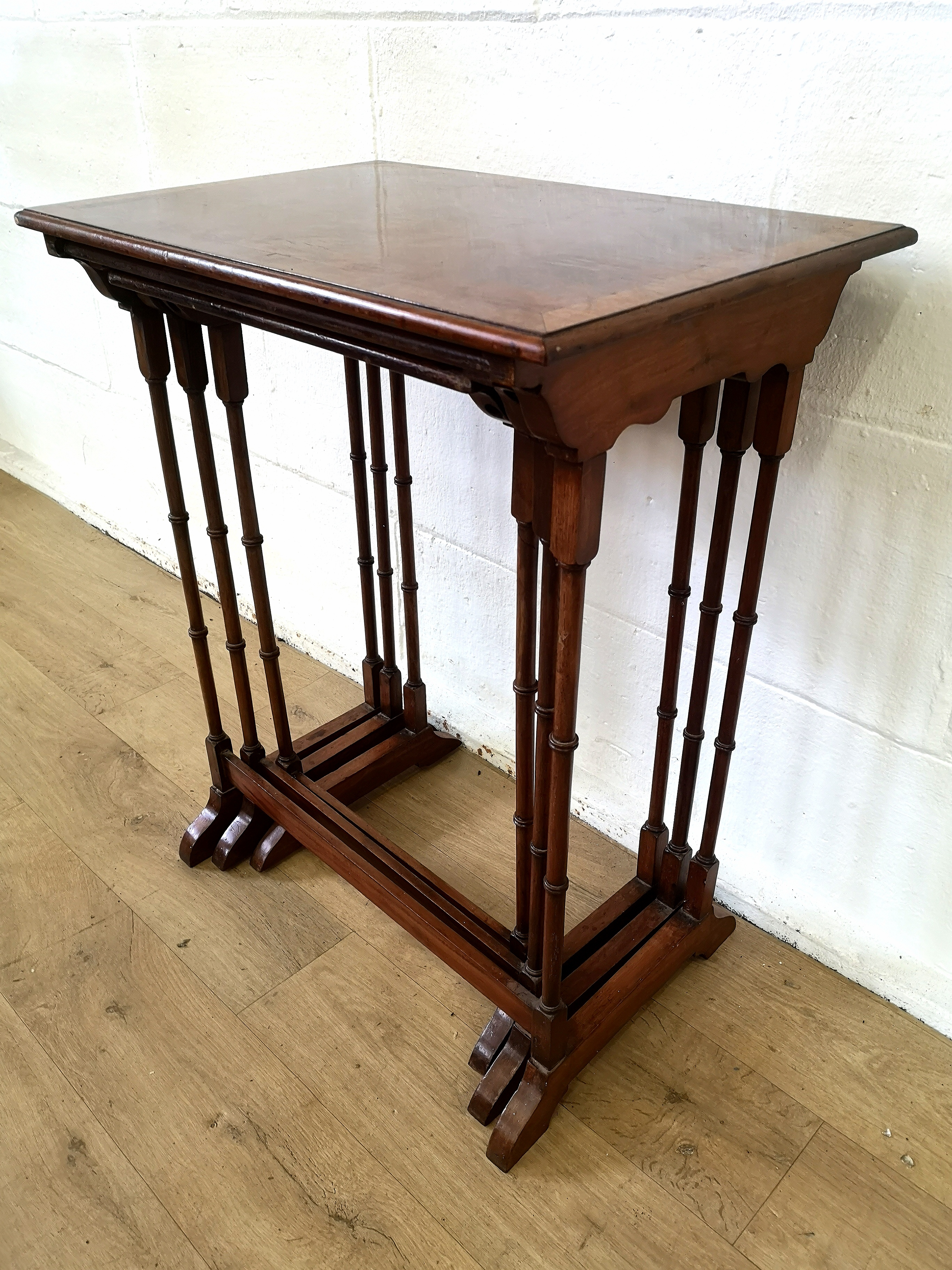 Mahogany veneer nest of three side tables - Image 2 of 5