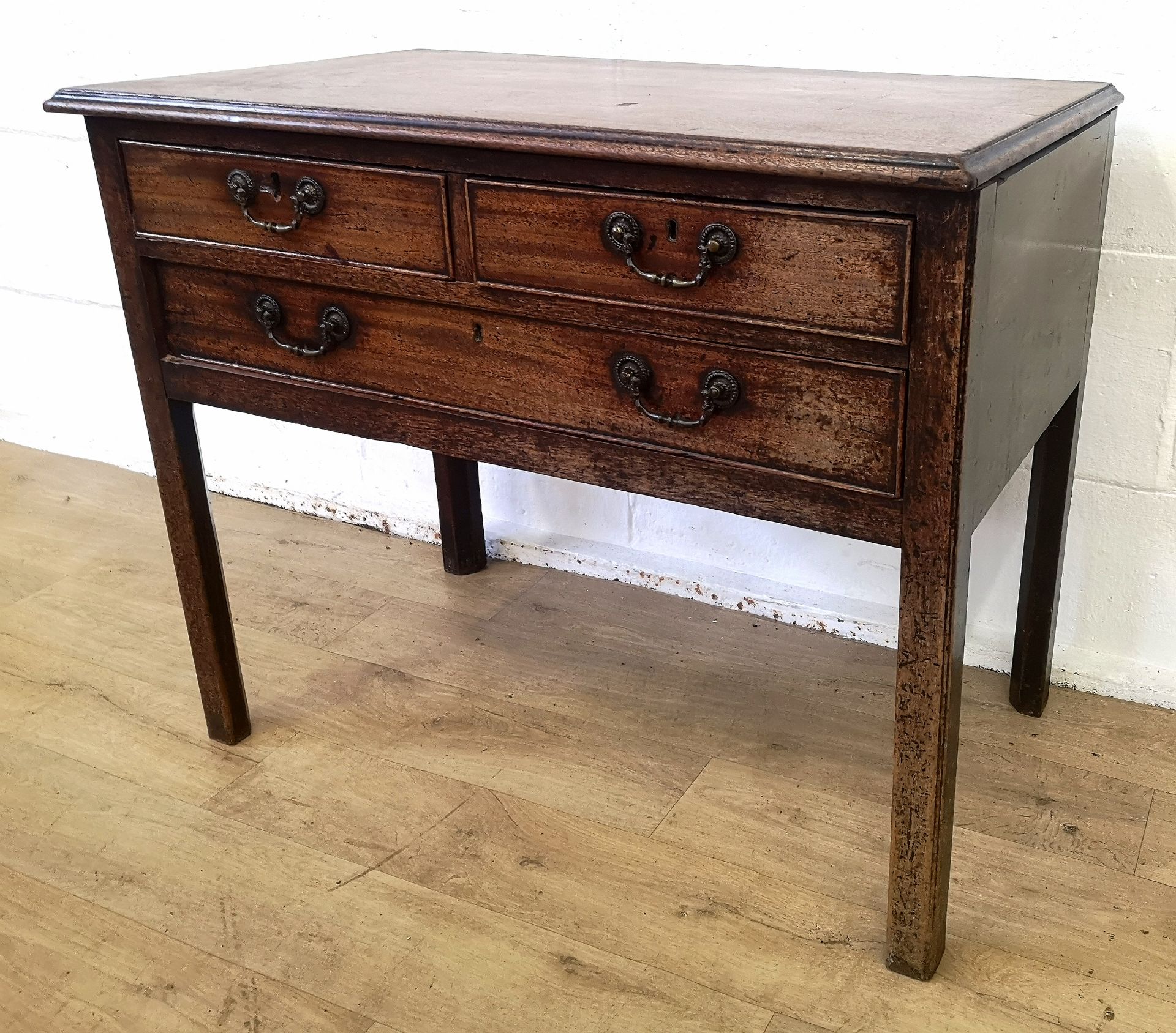 Victorian mahogany lowboy - Image 4 of 6