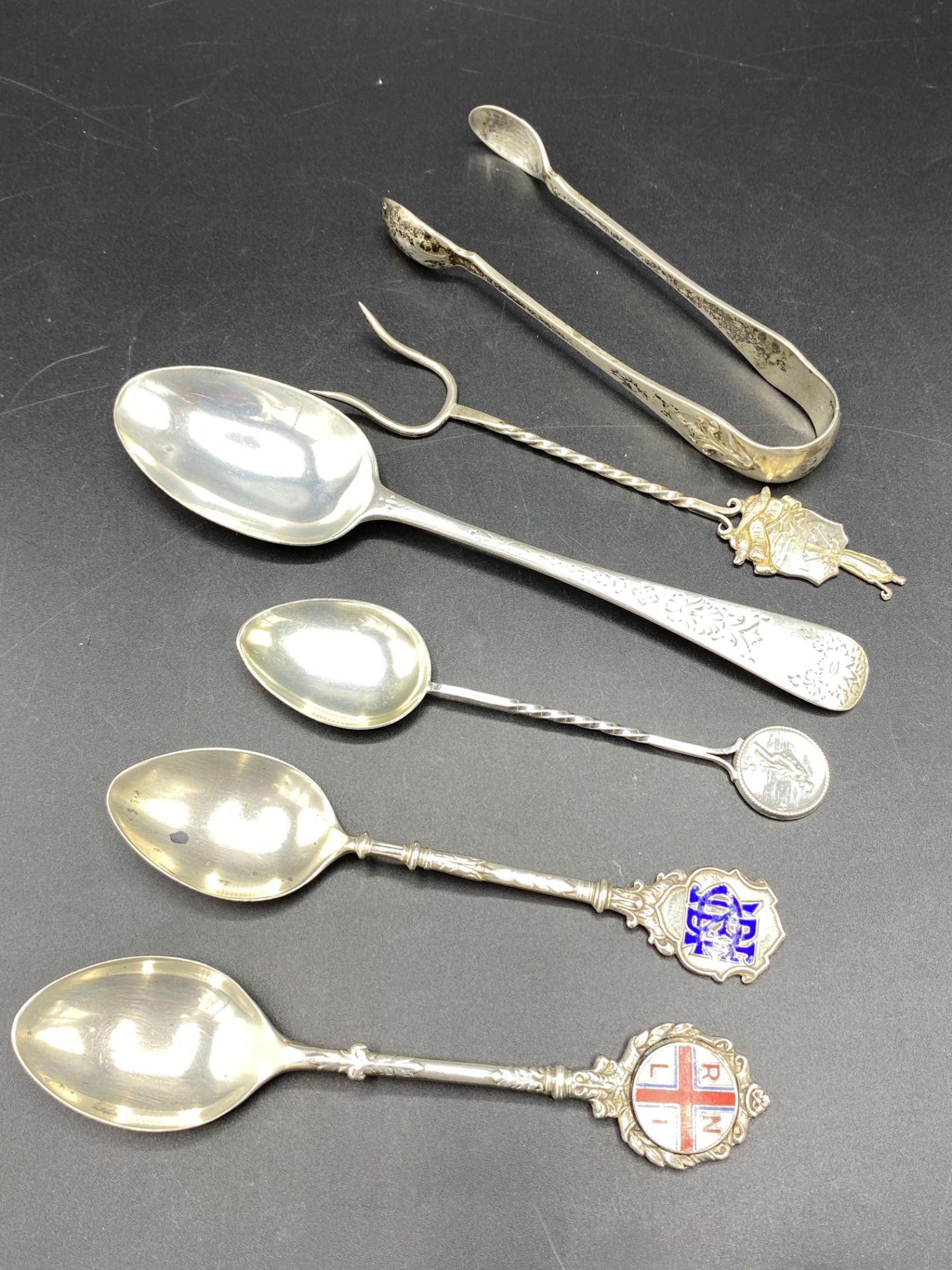 Three silver commemorative tea spoons and other items of silver - Bild 4 aus 4