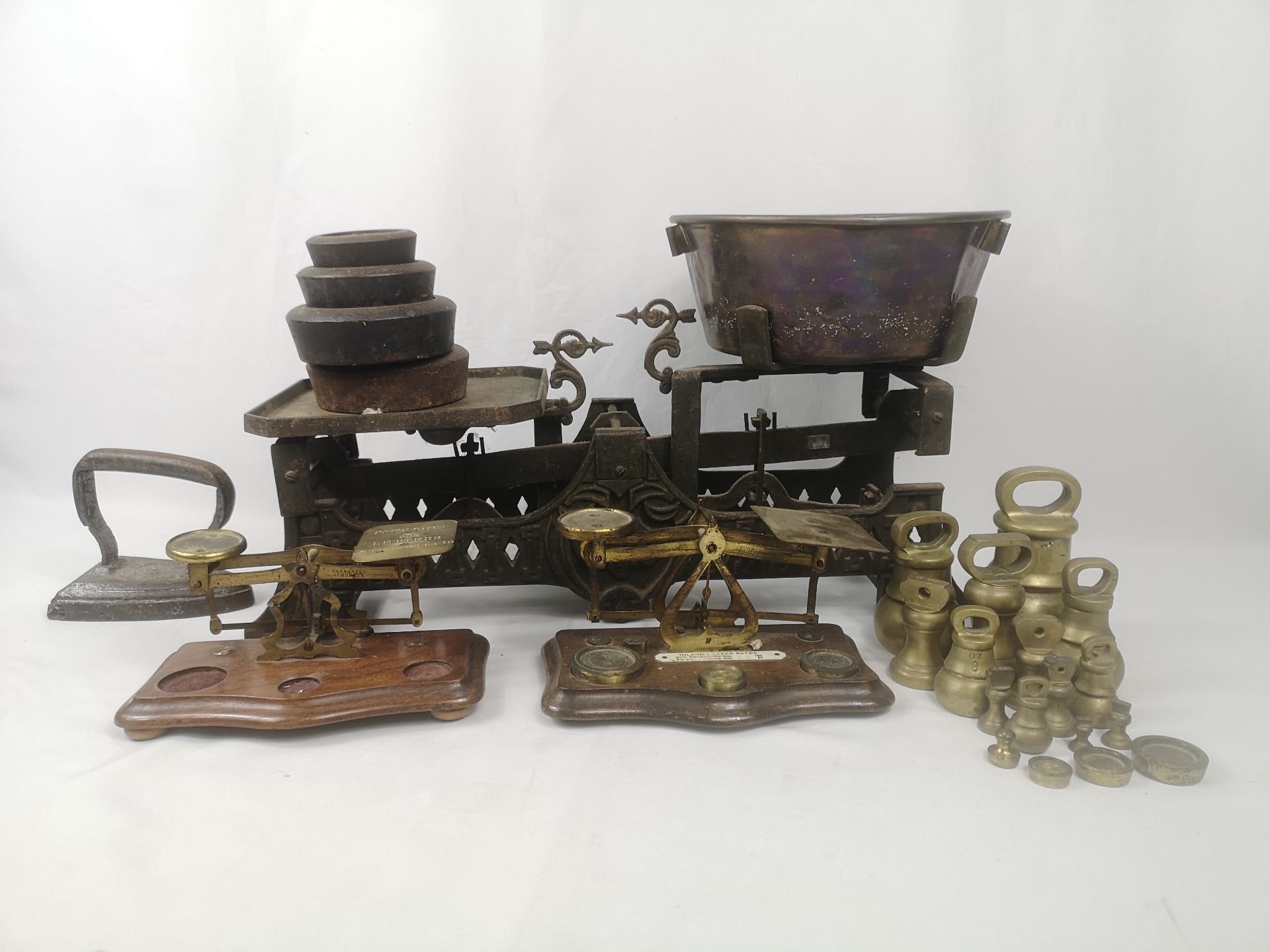 Set of cast iron scales with weights - Image 3 of 10