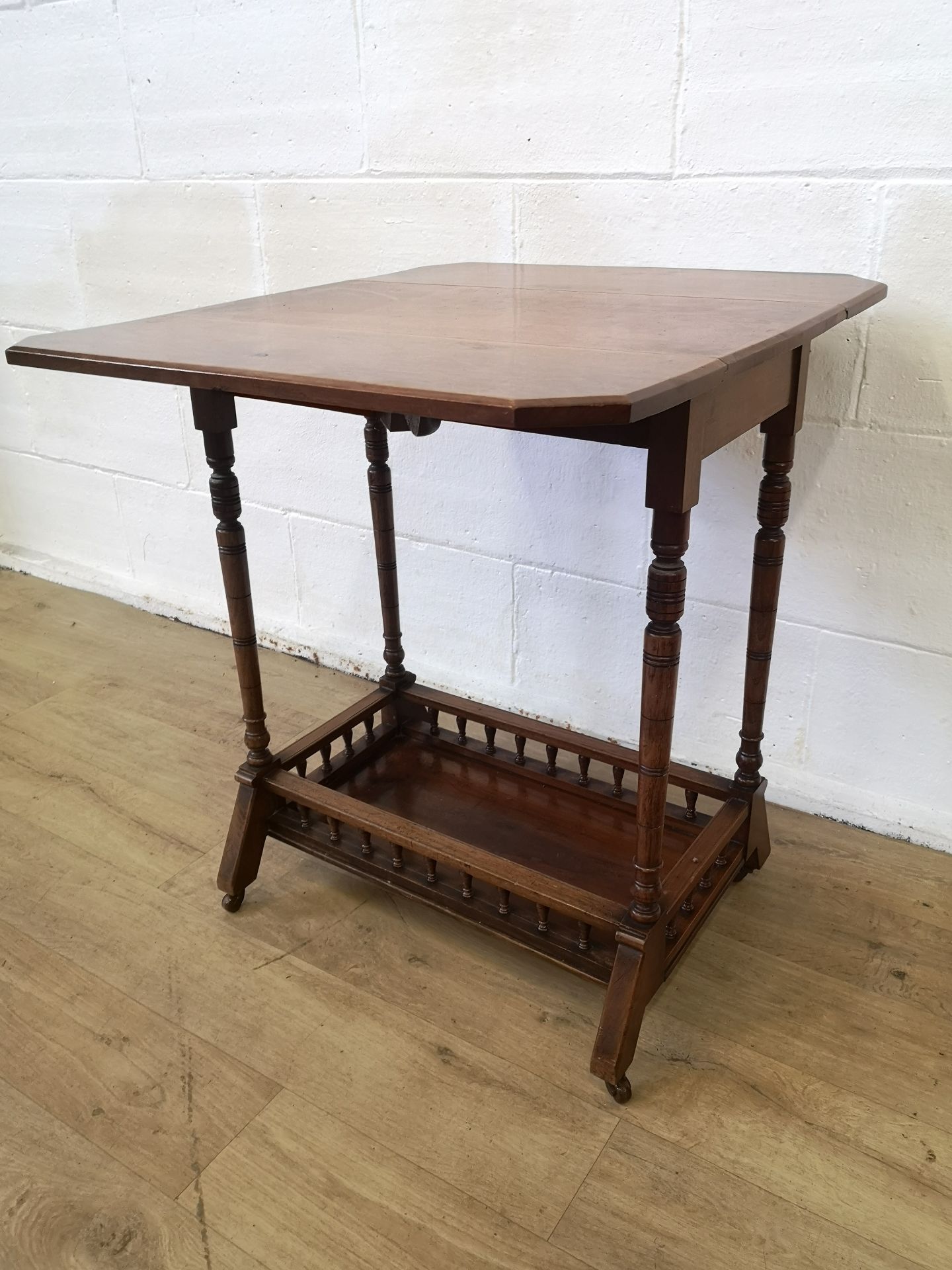 Mahogany drop leaf side table with canted corners - Image 6 of 7