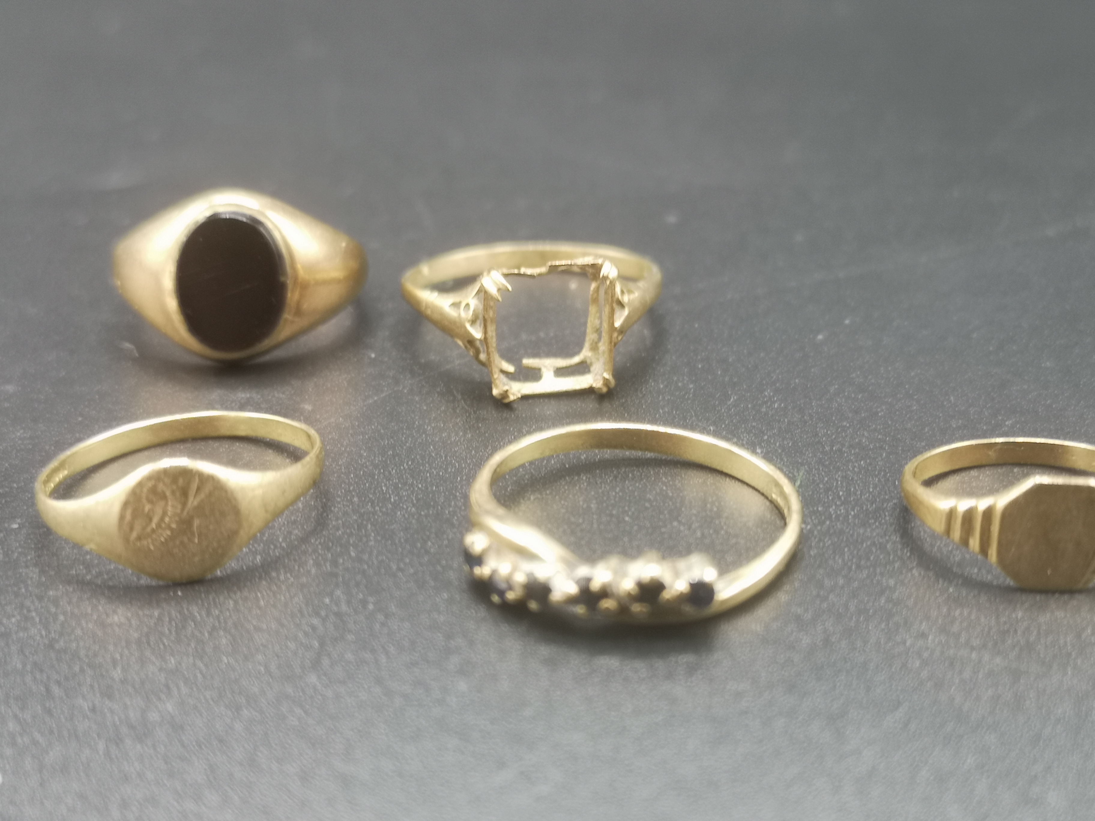 Six 9ct gold rings - Image 4 of 6