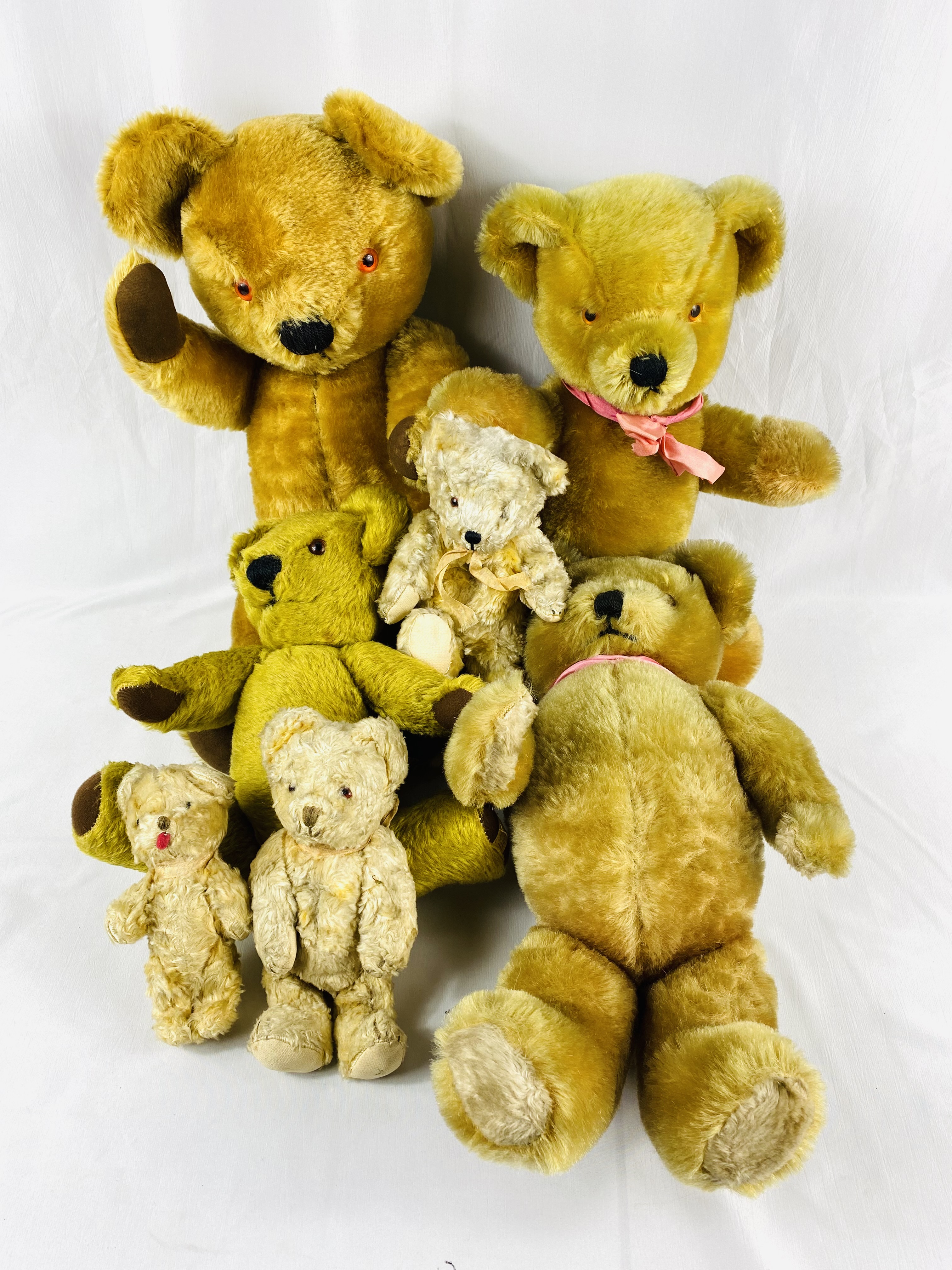 Collection of teddy bears - Image 3 of 5