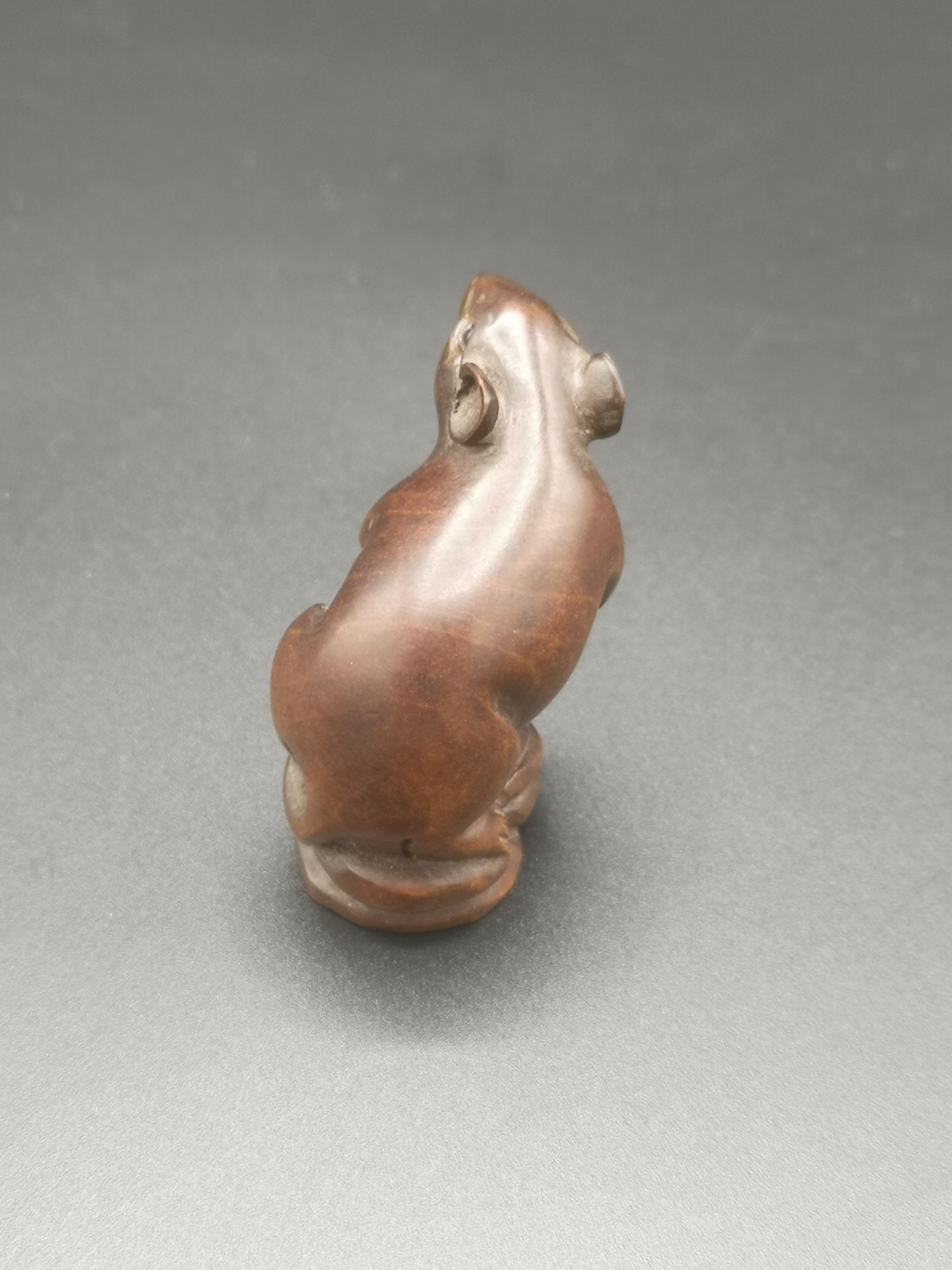 Carved wood netsuke - Image 3 of 5