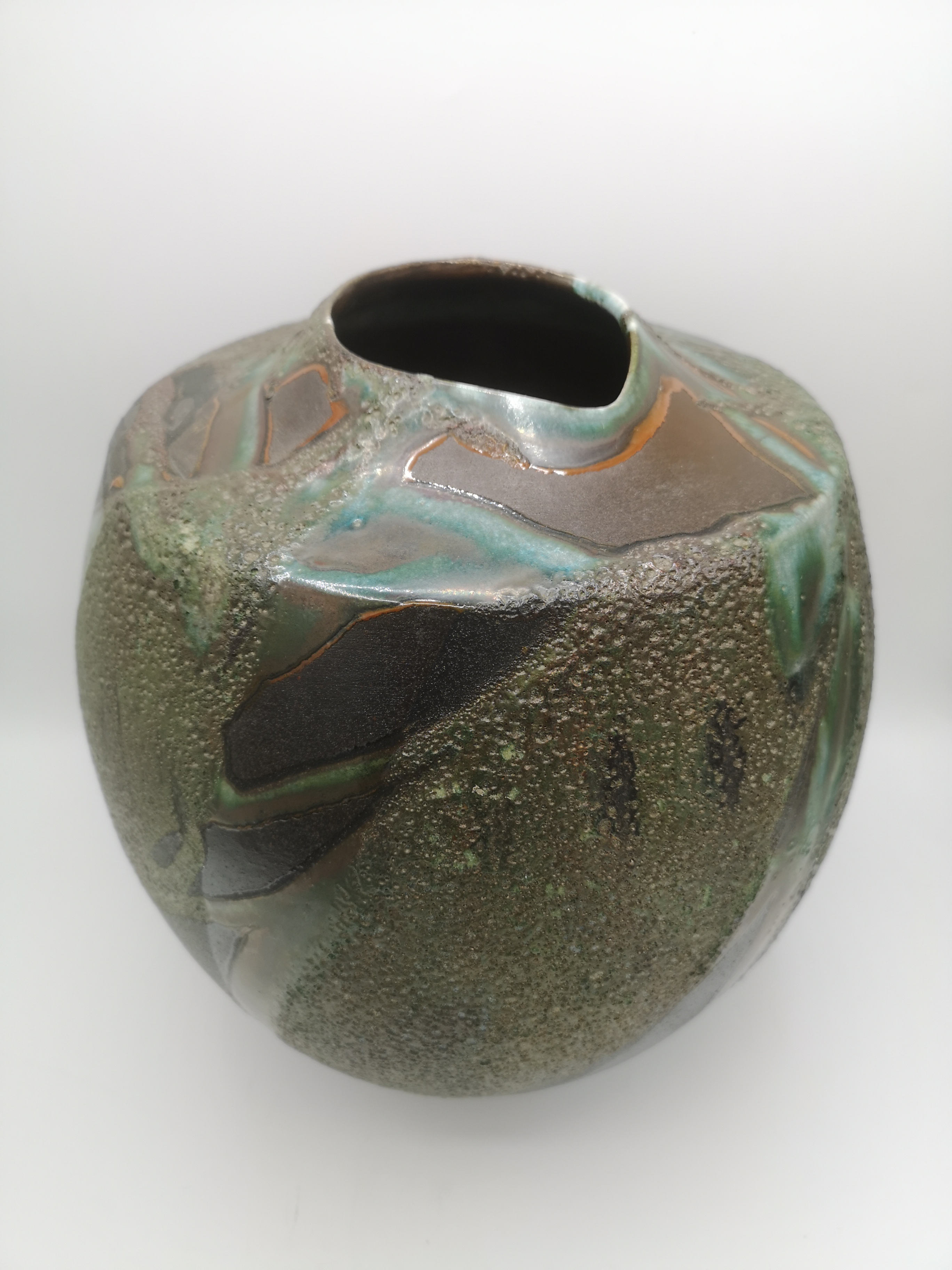 Ceramic raku vase by Tony Evans - Image 5 of 8