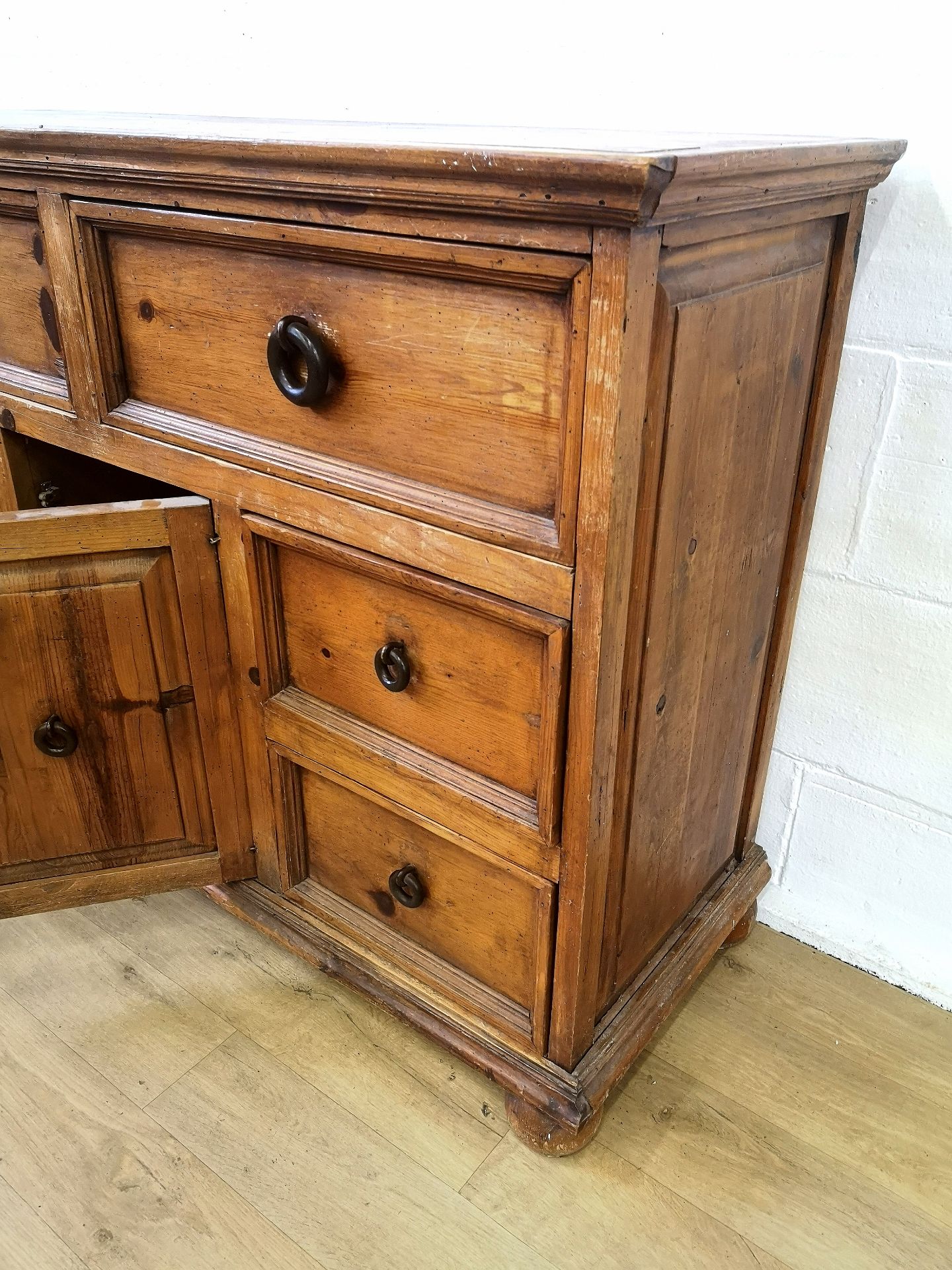 Pine sideboard - Image 4 of 6