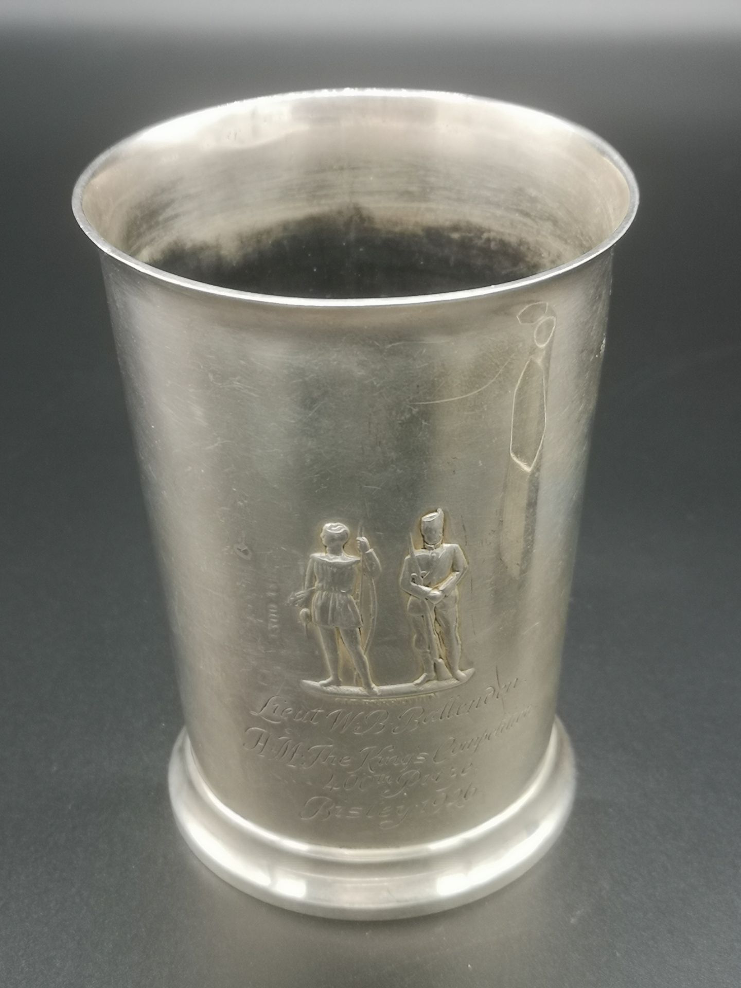 Elkington silver beaker, 1926 together with two silver napkin rings - Bild 2 aus 7