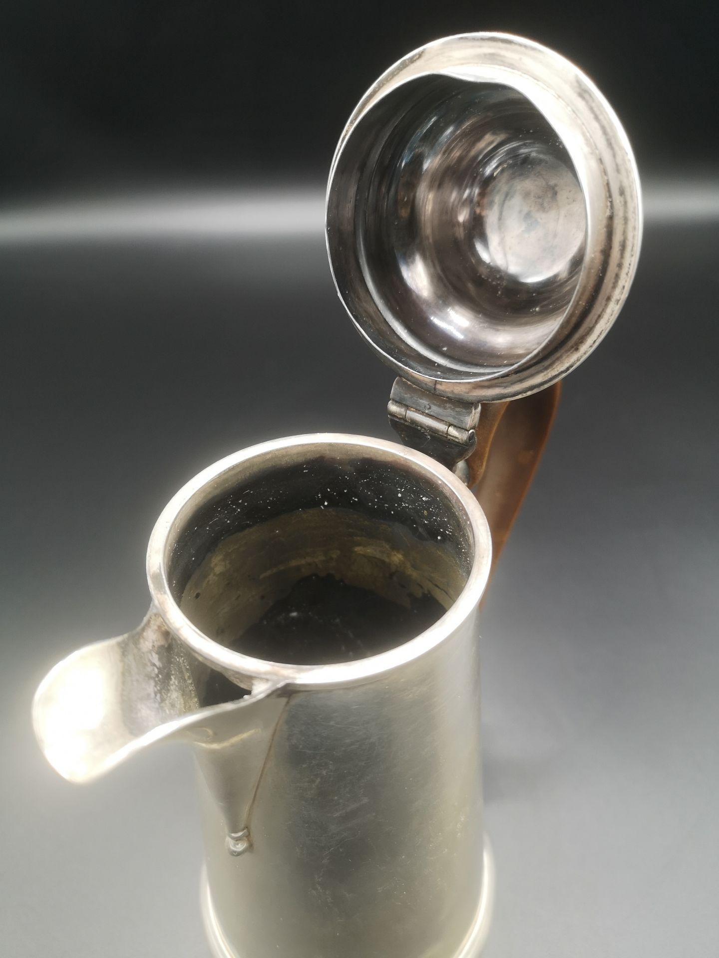 Catchpole and Williams silver coffee pot - Image 5 of 7