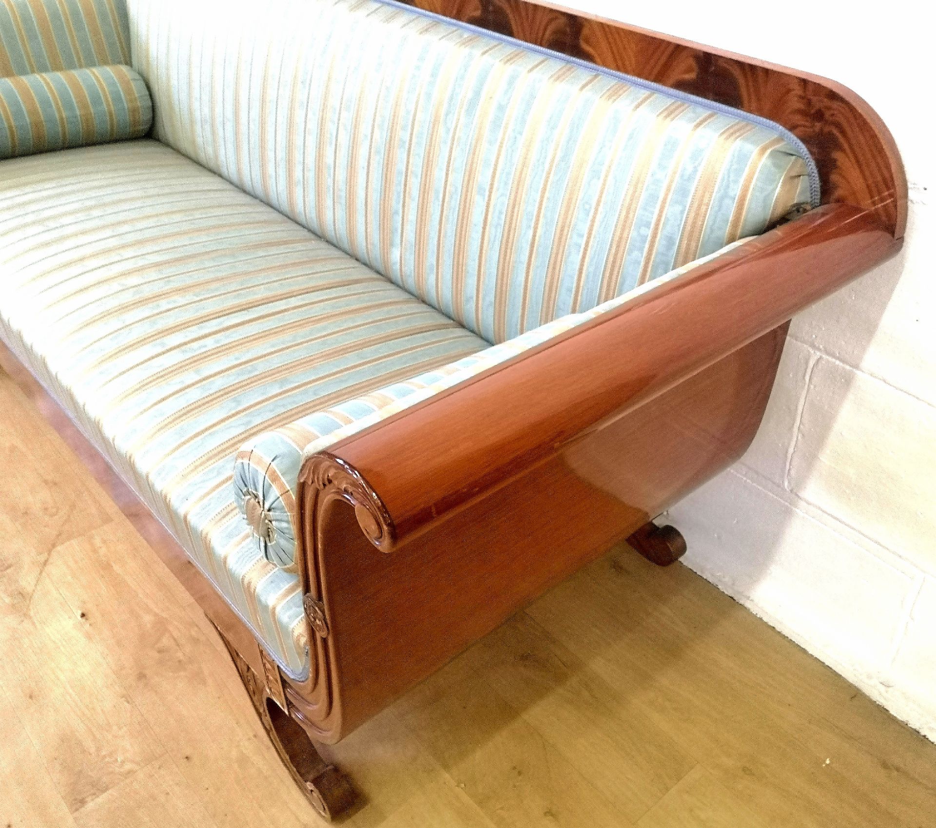 Mahogany Biedermeier style veneer settee - Image 6 of 6