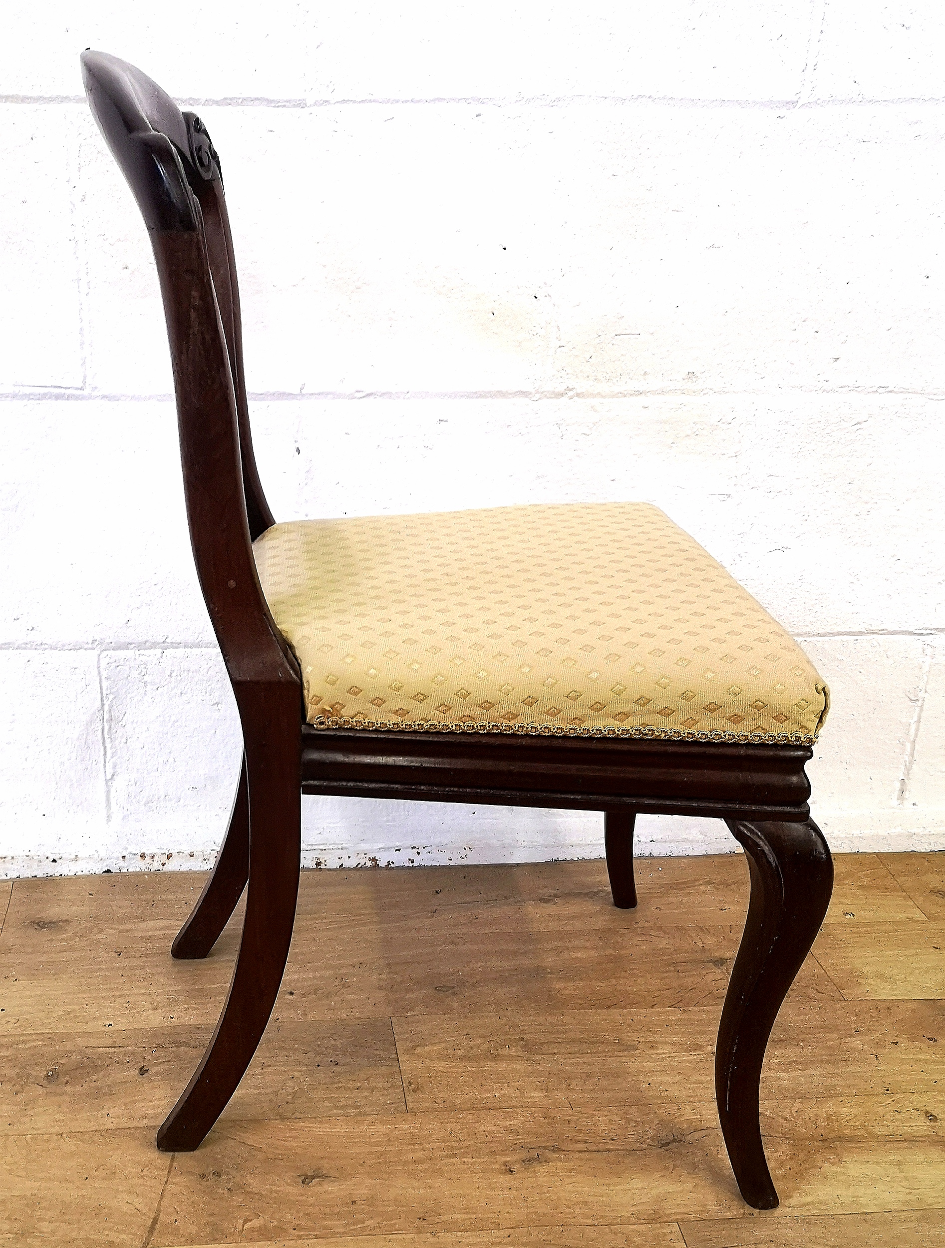 Pair of Victorian mahogany balloon back dining chairs - Image 6 of 6