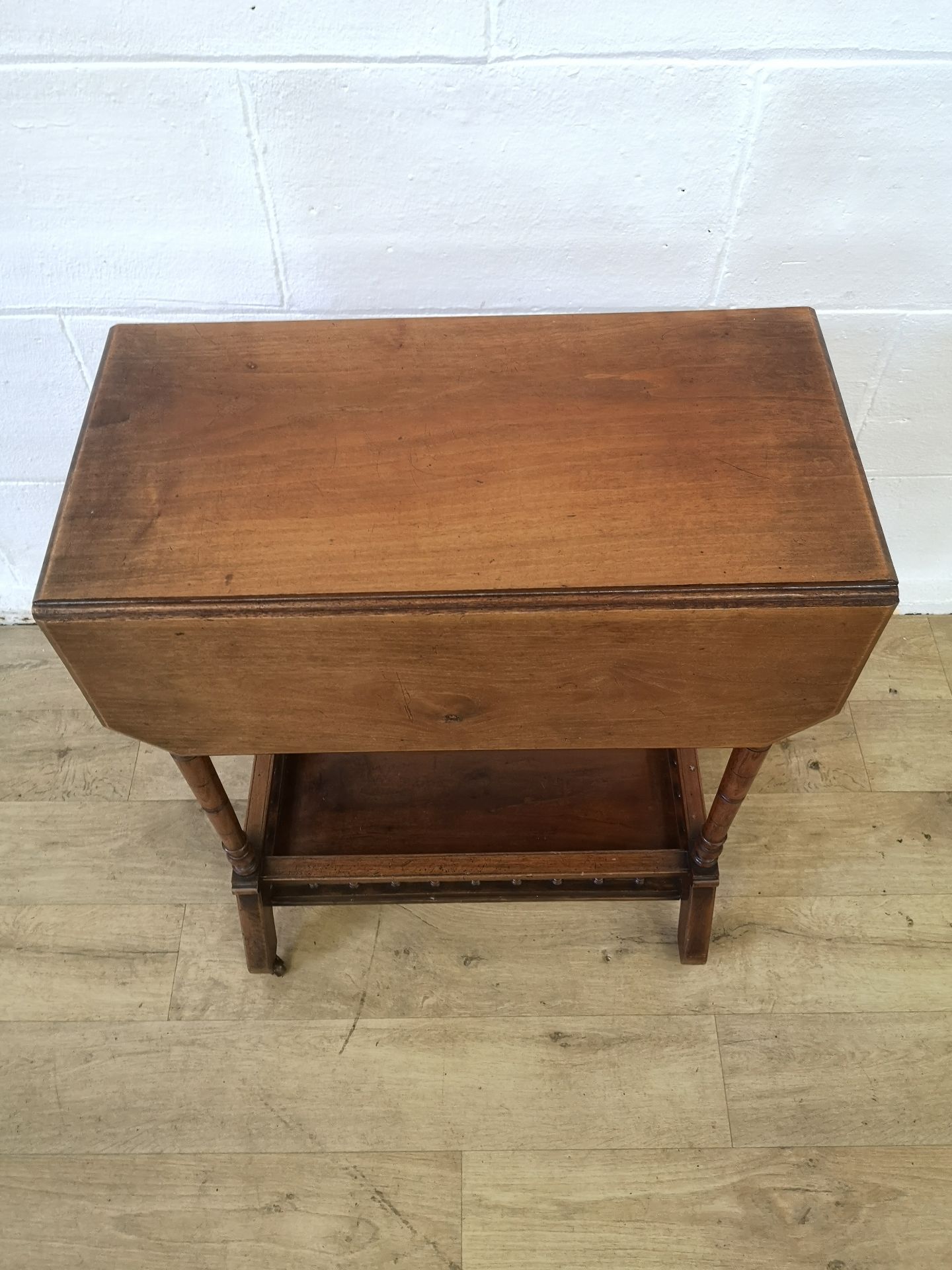 Mahogany drop leaf side table with canted corners - Bild 2 aus 7