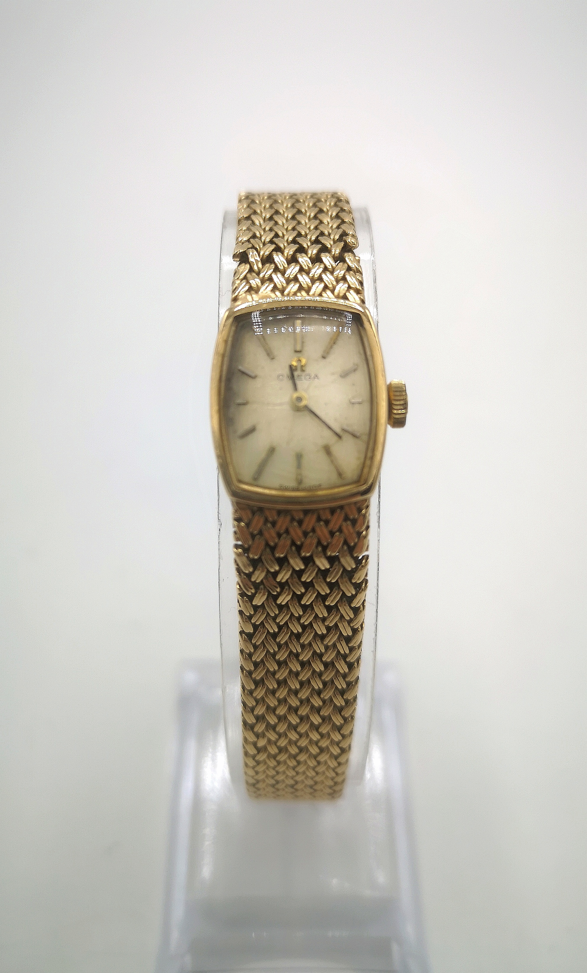 Ladies Omega wristwatch in 9ct gold case