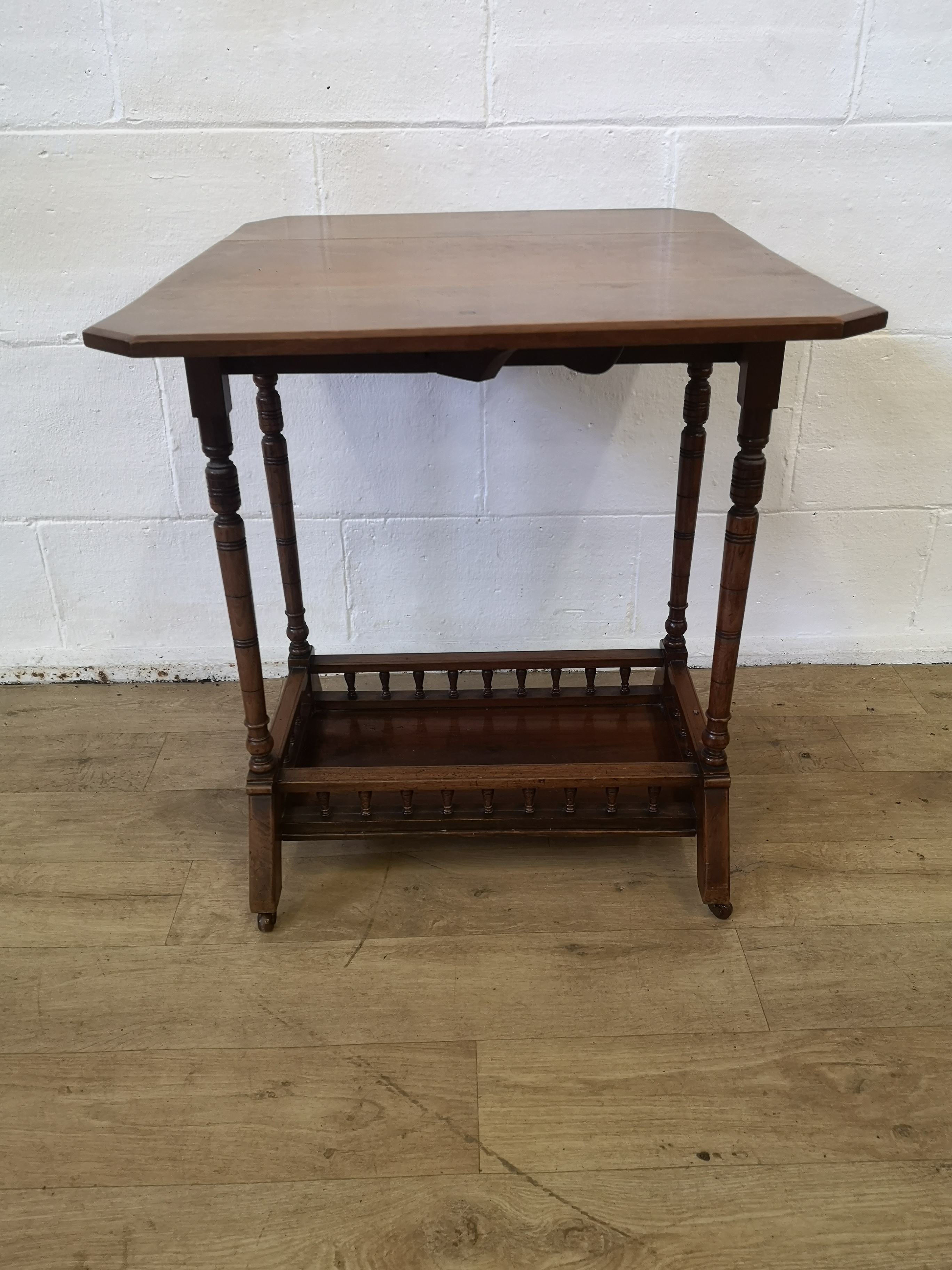 Mahogany drop leaf side table with canted corners - Image 4 of 7