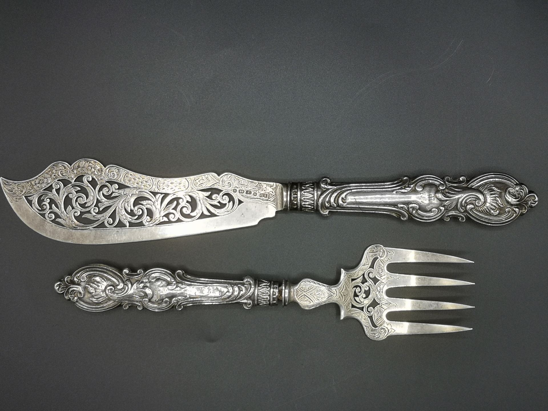Pair of Victorian silver fish servers - Image 2 of 6