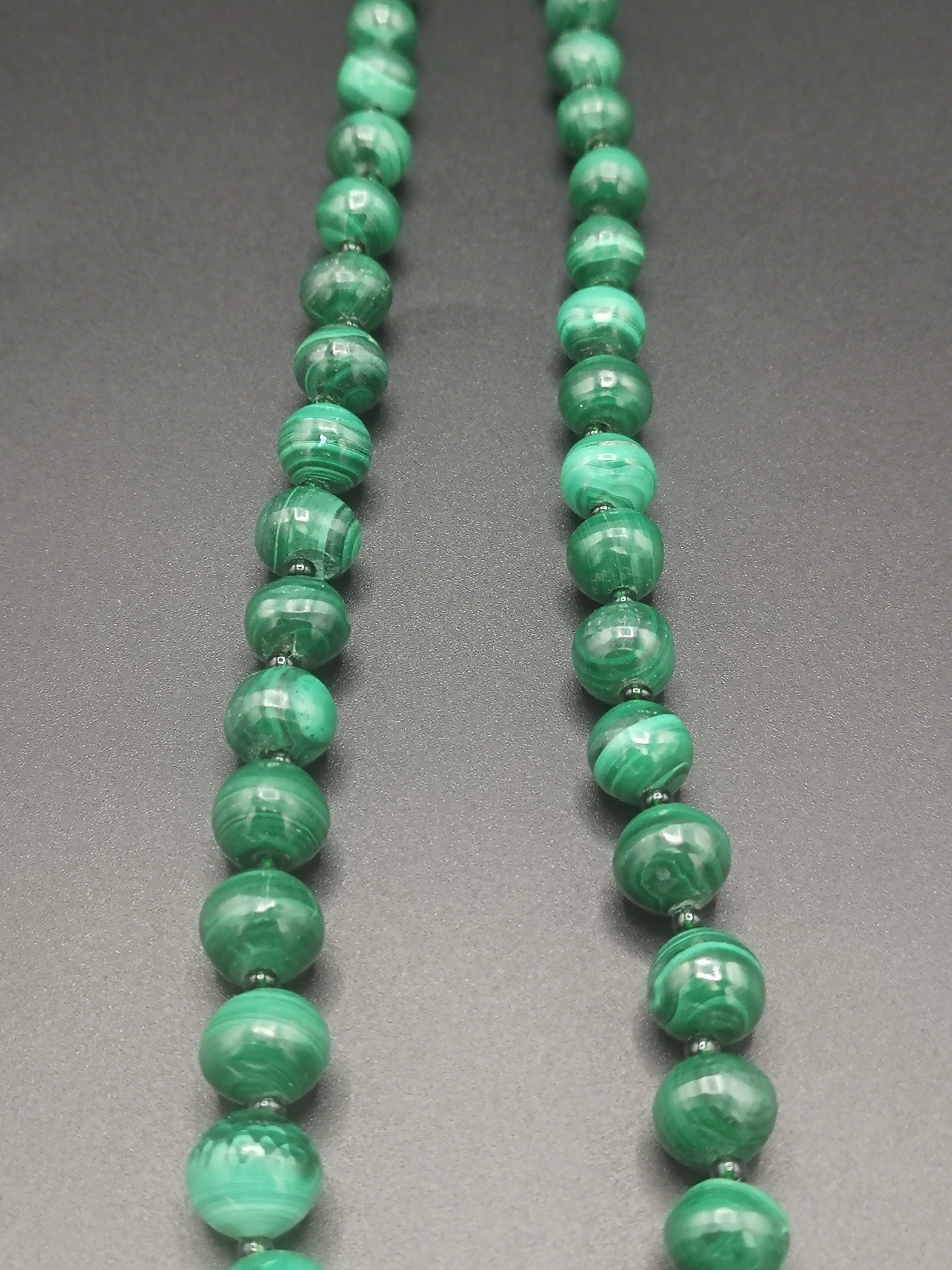 Malachite graduated bead necklace - Image 4 of 5