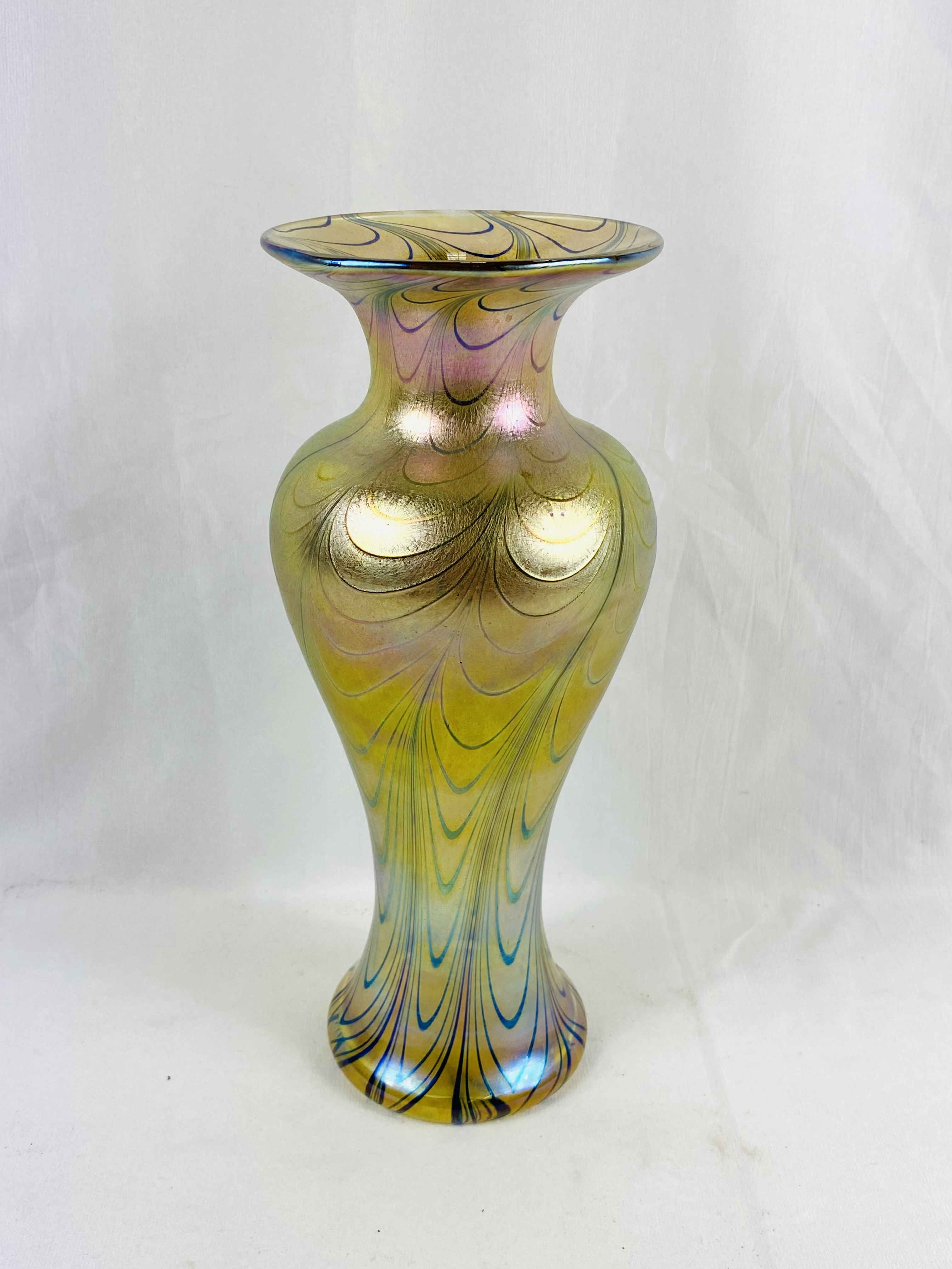 Robert Held iridescent glass vase - Image 4 of 4