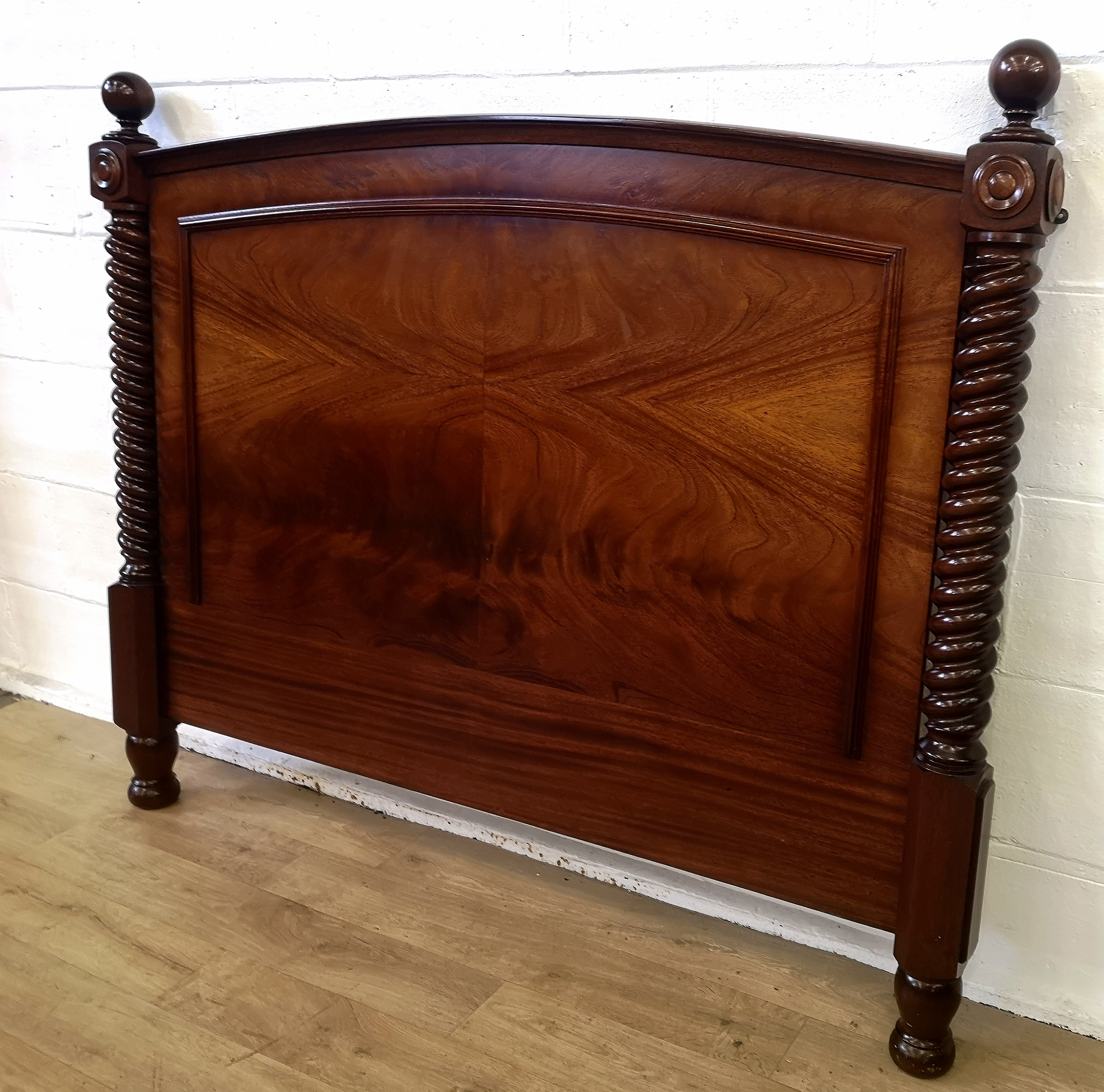 Victorian mahogany bedstead - Image 4 of 7