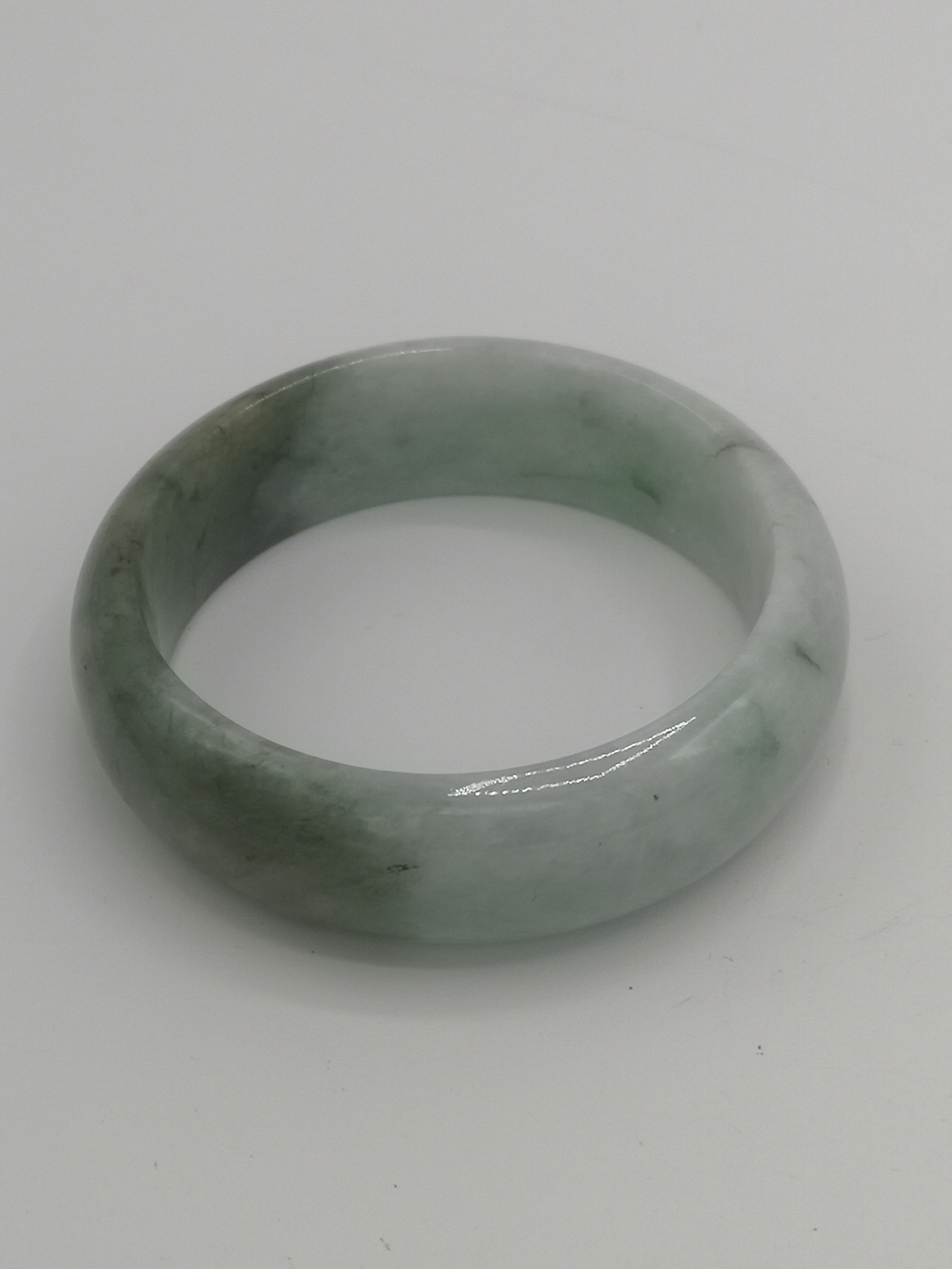 Jade bangle - Image 2 of 6