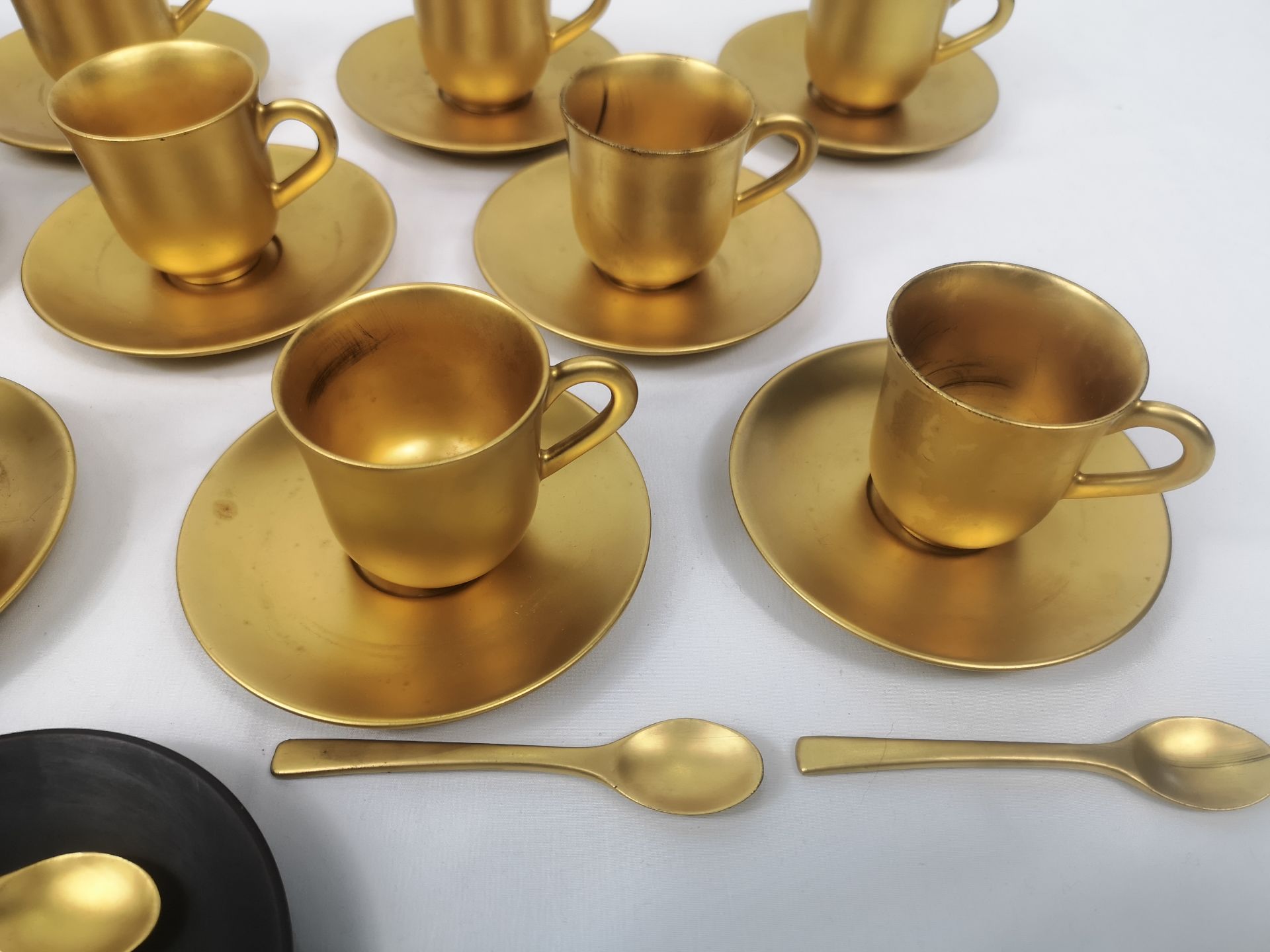 Oriental style gold lacquer coffee set - Image 4 of 7