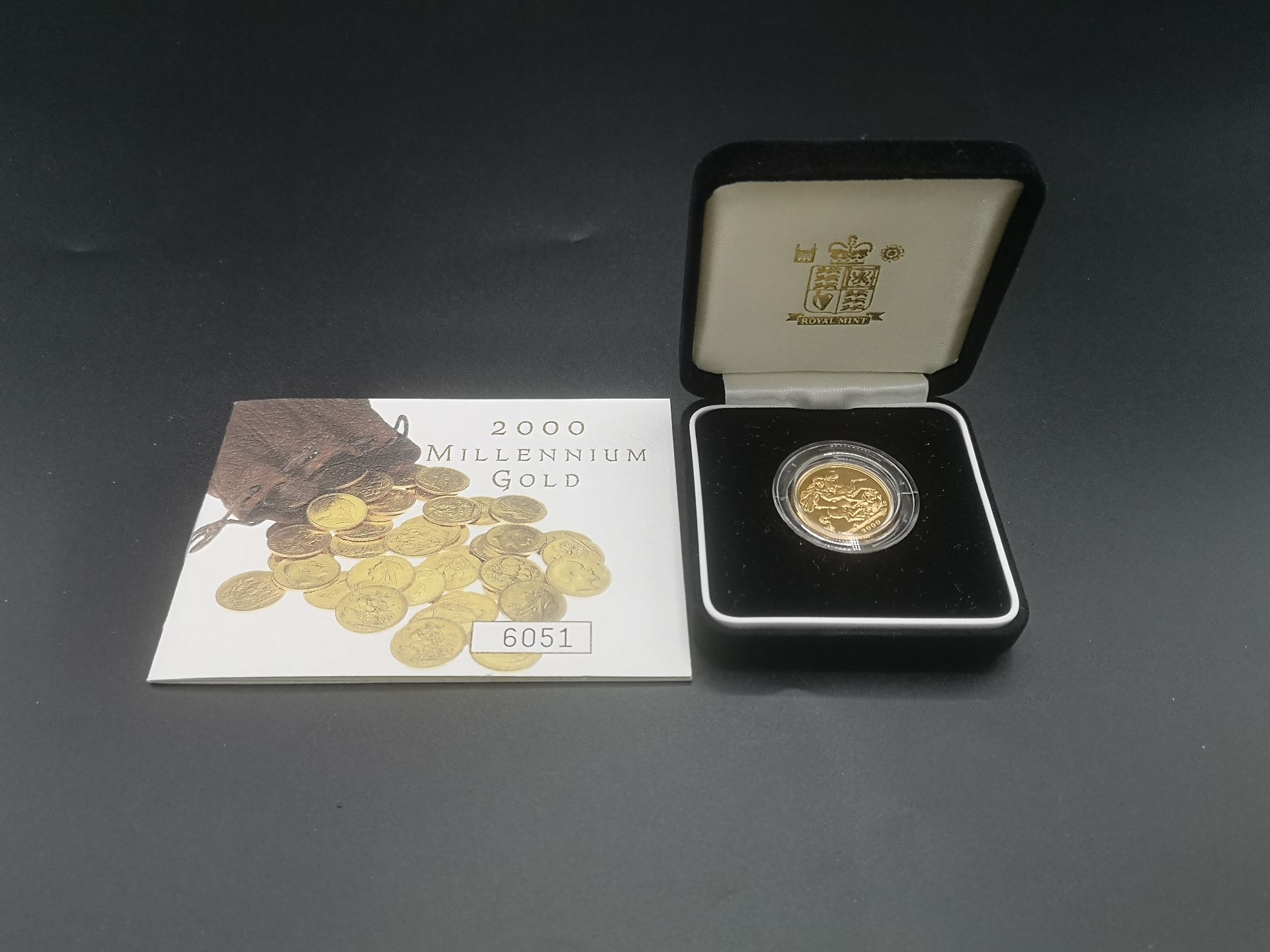 2000 22ct gold proof sovereign