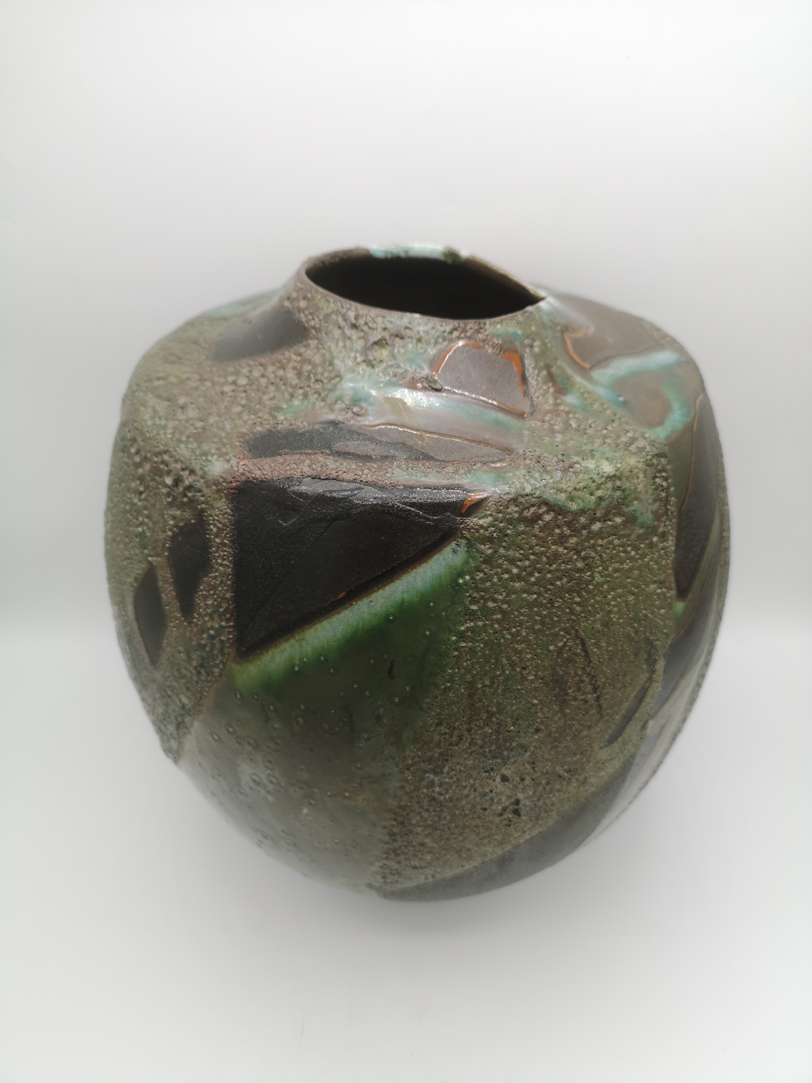 Ceramic raku vase by Tony Evans - Image 4 of 8